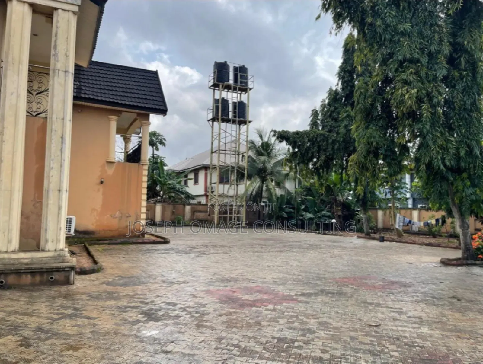 10bdrm Mansion in Gra Benin City for sale