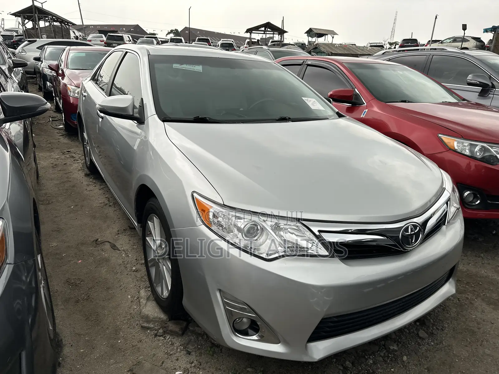 Toyota Camry XLE 4dr Sedan (3.5L 6cyl 6A) 2014 Silver
