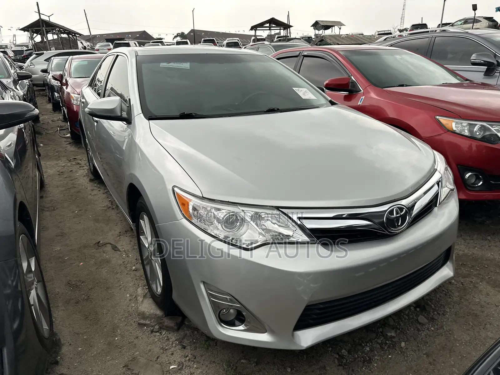 Toyota Camry XLE 4dr Sedan (3.5L 6cyl 6A) 2014 Silver