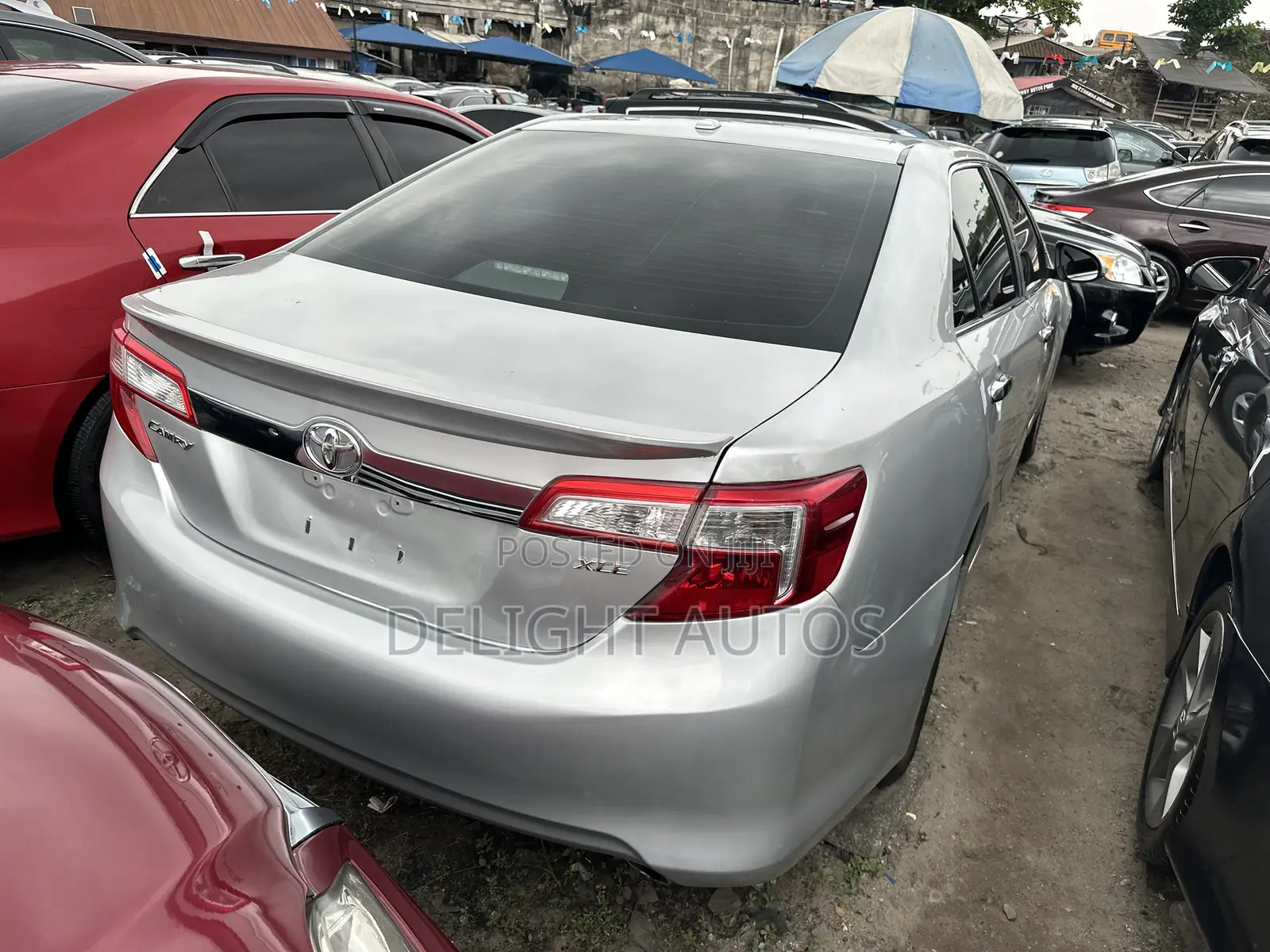 Toyota Camry XLE 4dr Sedan (3.5L 6cyl 6A) 2014 Silver