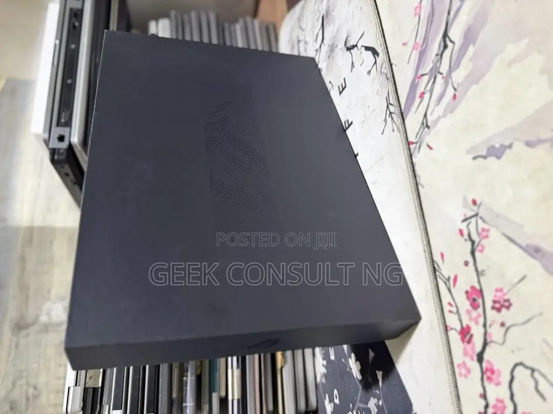 Laptop Asus ROG Zephyrus G16 16GB Intel Core Ultra 7 SSD 512GB