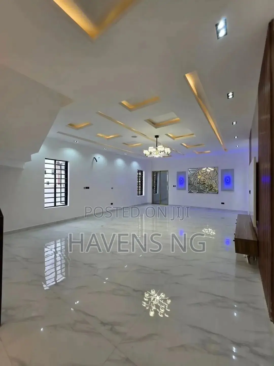 5bdrm Duplex in Lekki Phase 2 for sale