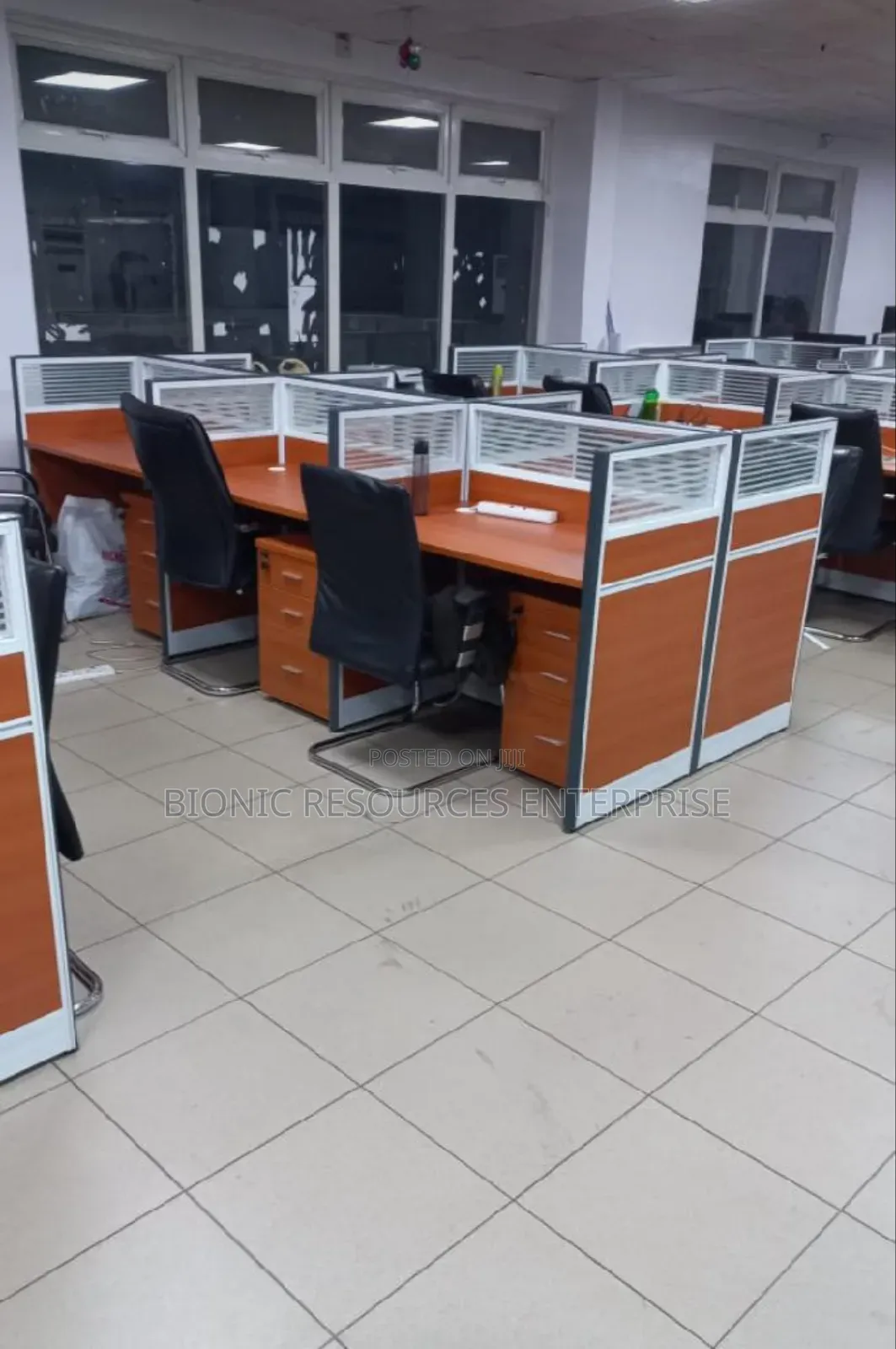 6 Seaters Work Station Available