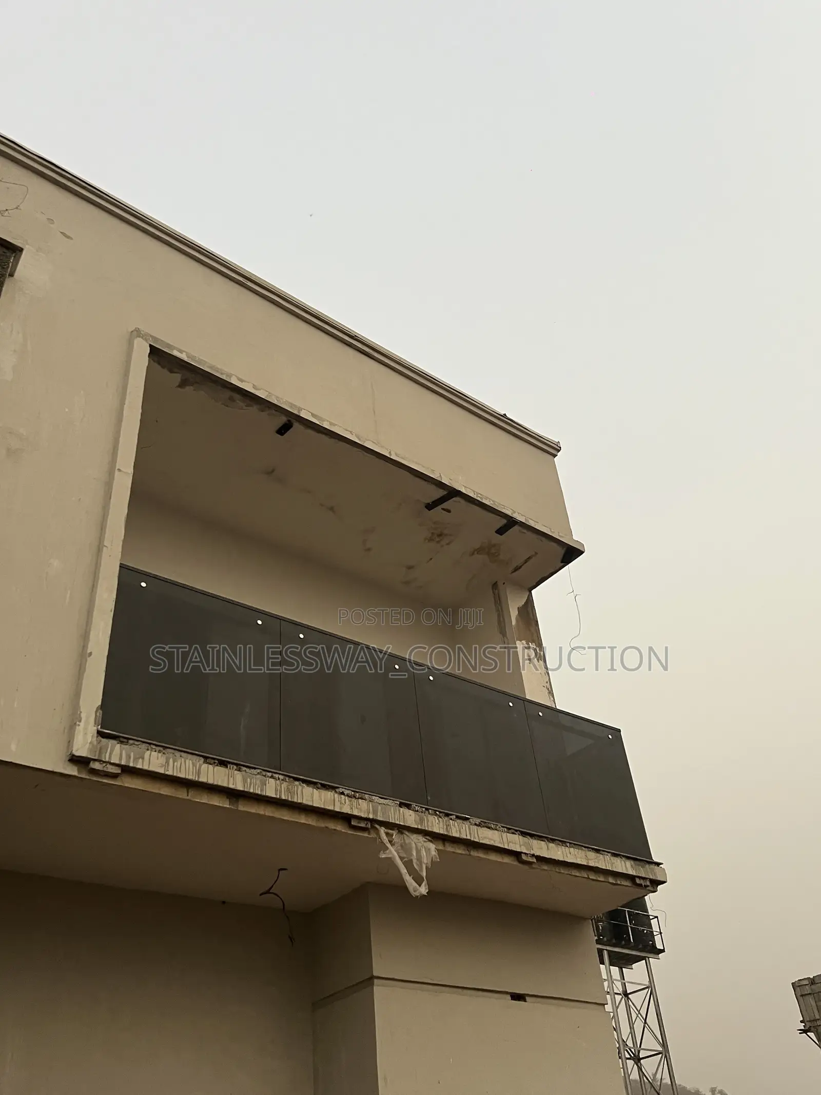 Diamondlite Glass Dark Gray Balcony Handrails
