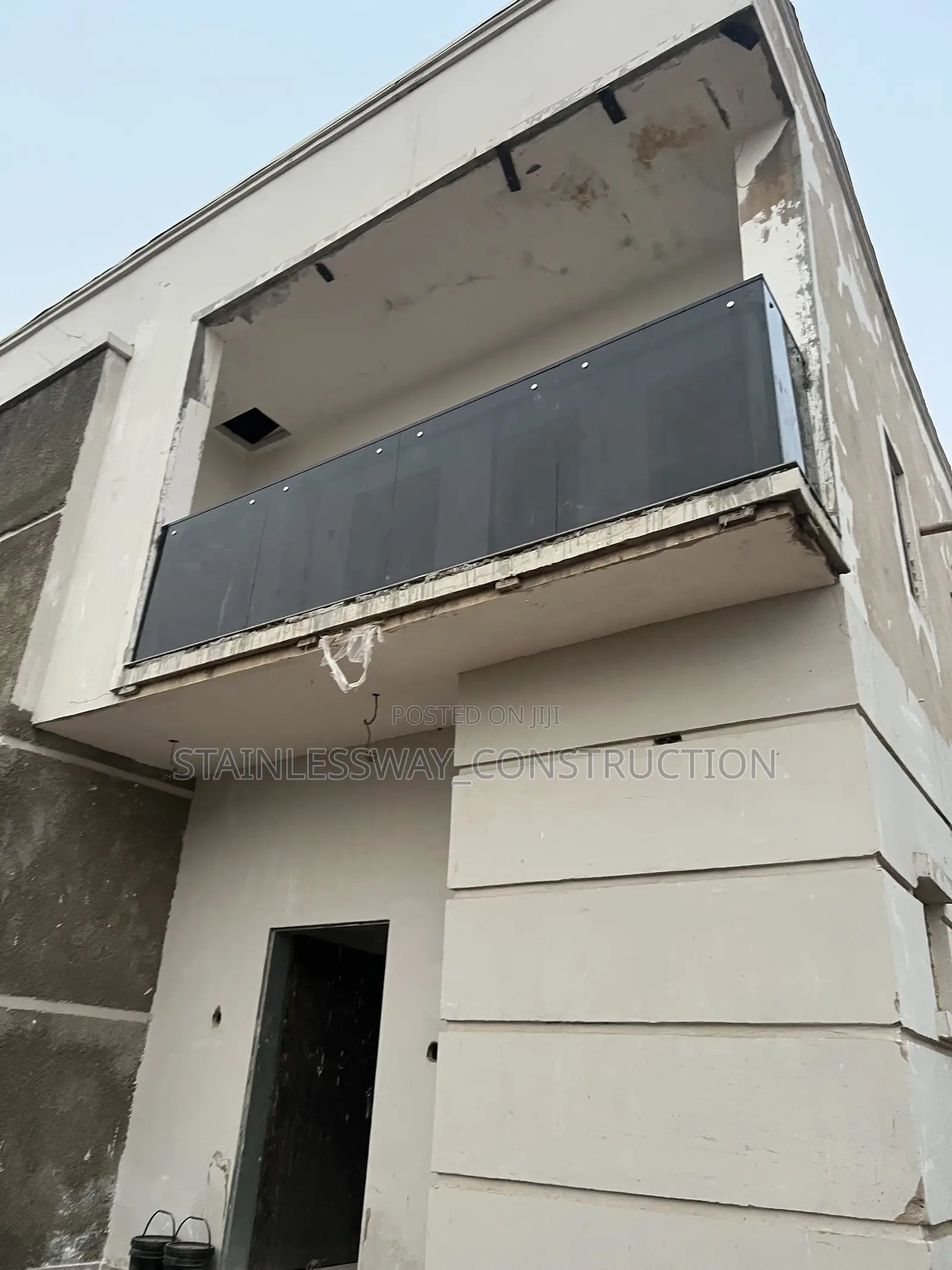Diamondlite Glass Dark Gray Balcony Handrails