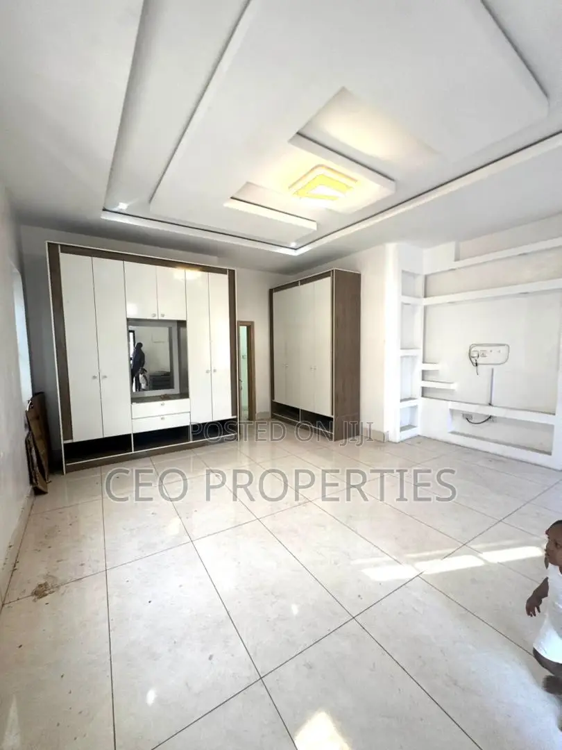 4bdrm Duplex in Thomas Estate for rent