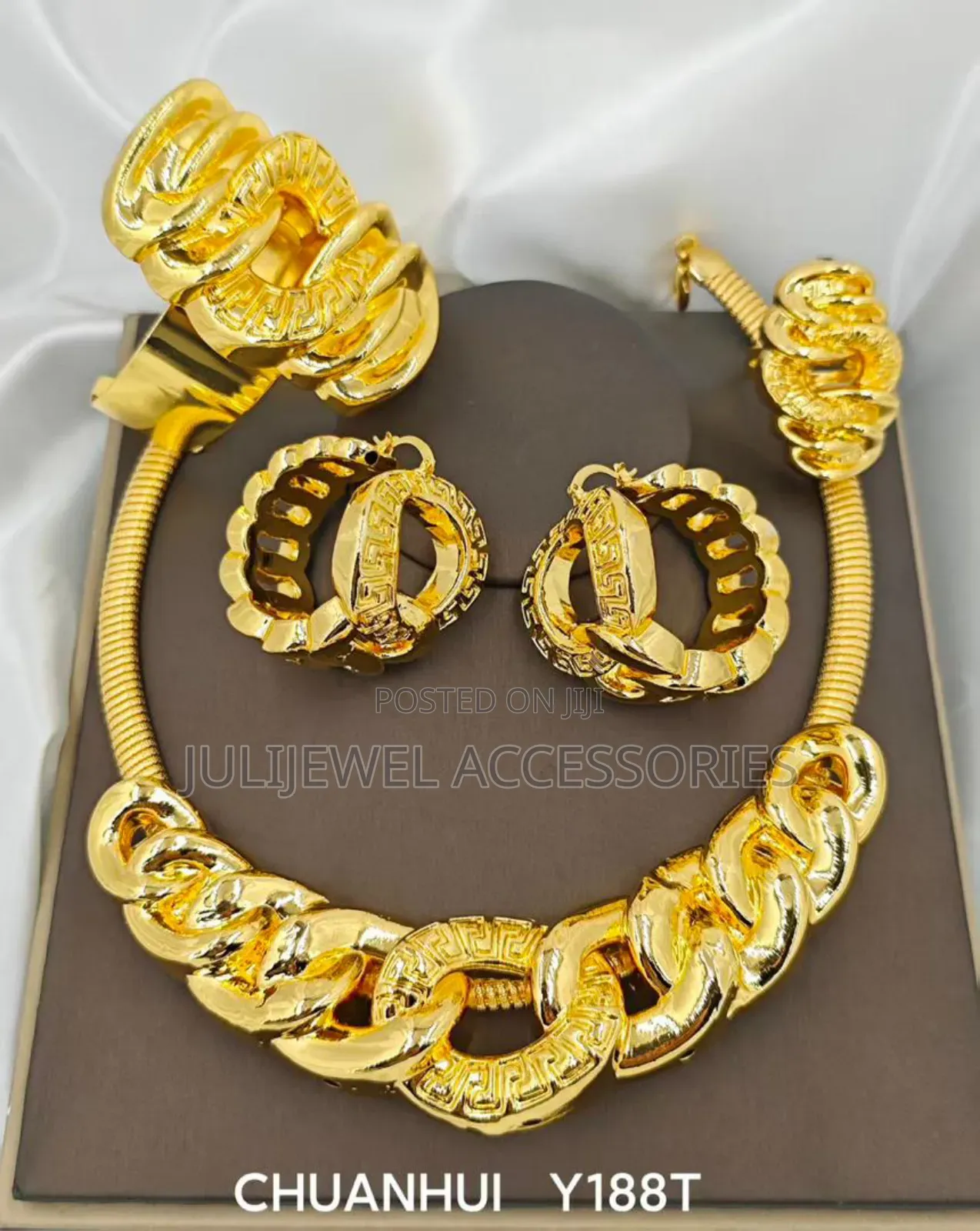 High Quality Non Tarnish Jewelry Set of 4.