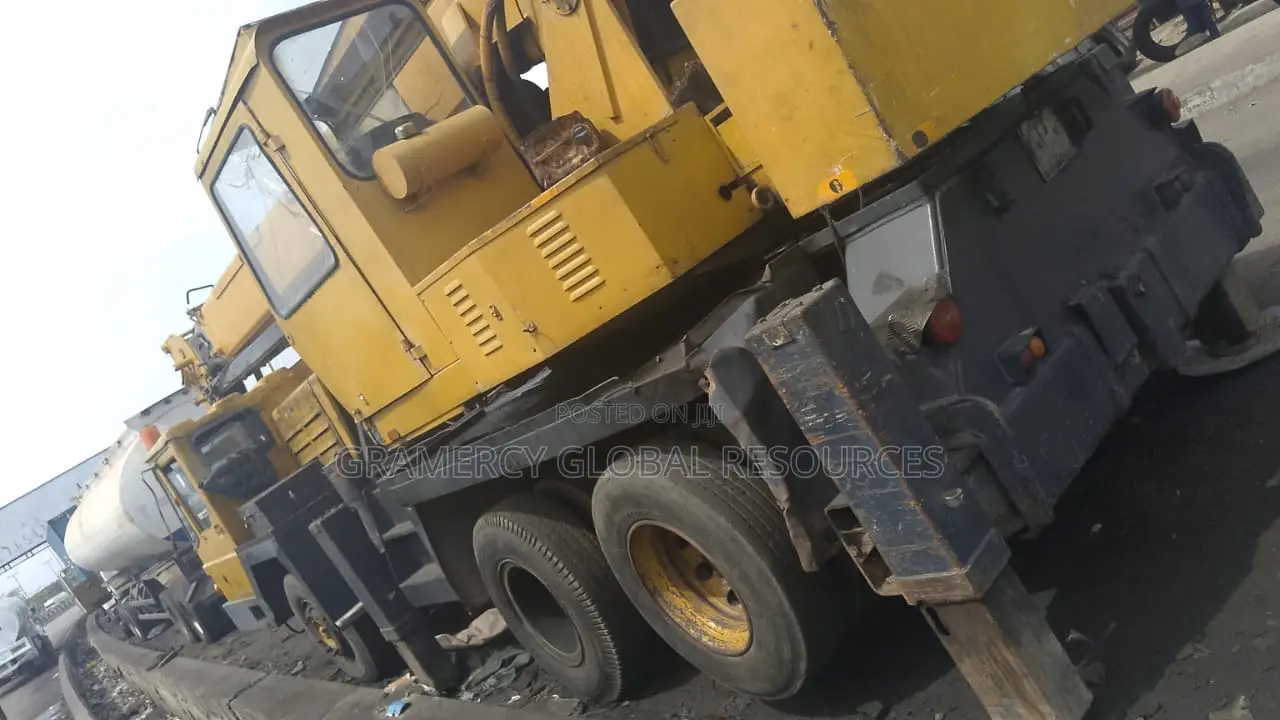 Nigerian Used XCMG 25 Tons Mobile Crane Available for Sale