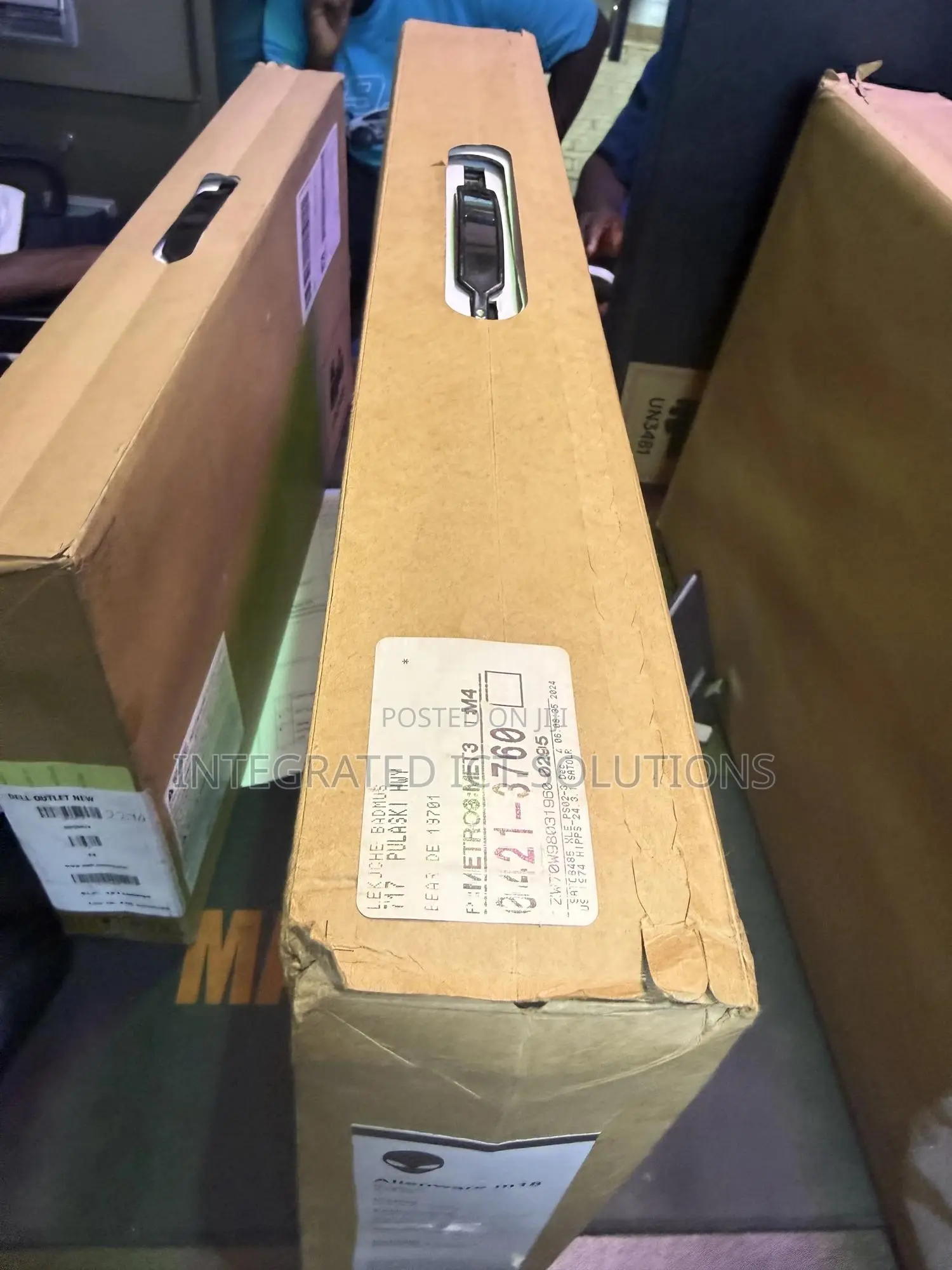 New Laptop Dell Alienware M18 R2 64GB Intel Core I9 SSD 4T