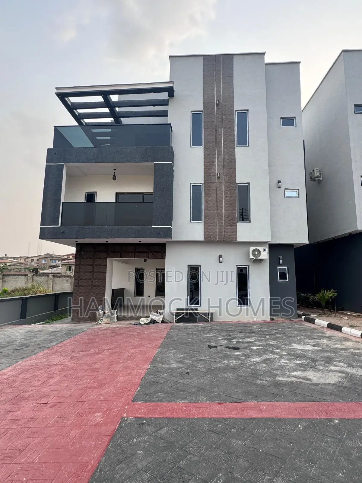 5bdrm Penthouse in Engr Lere Adigun Gra, Basorun for rent