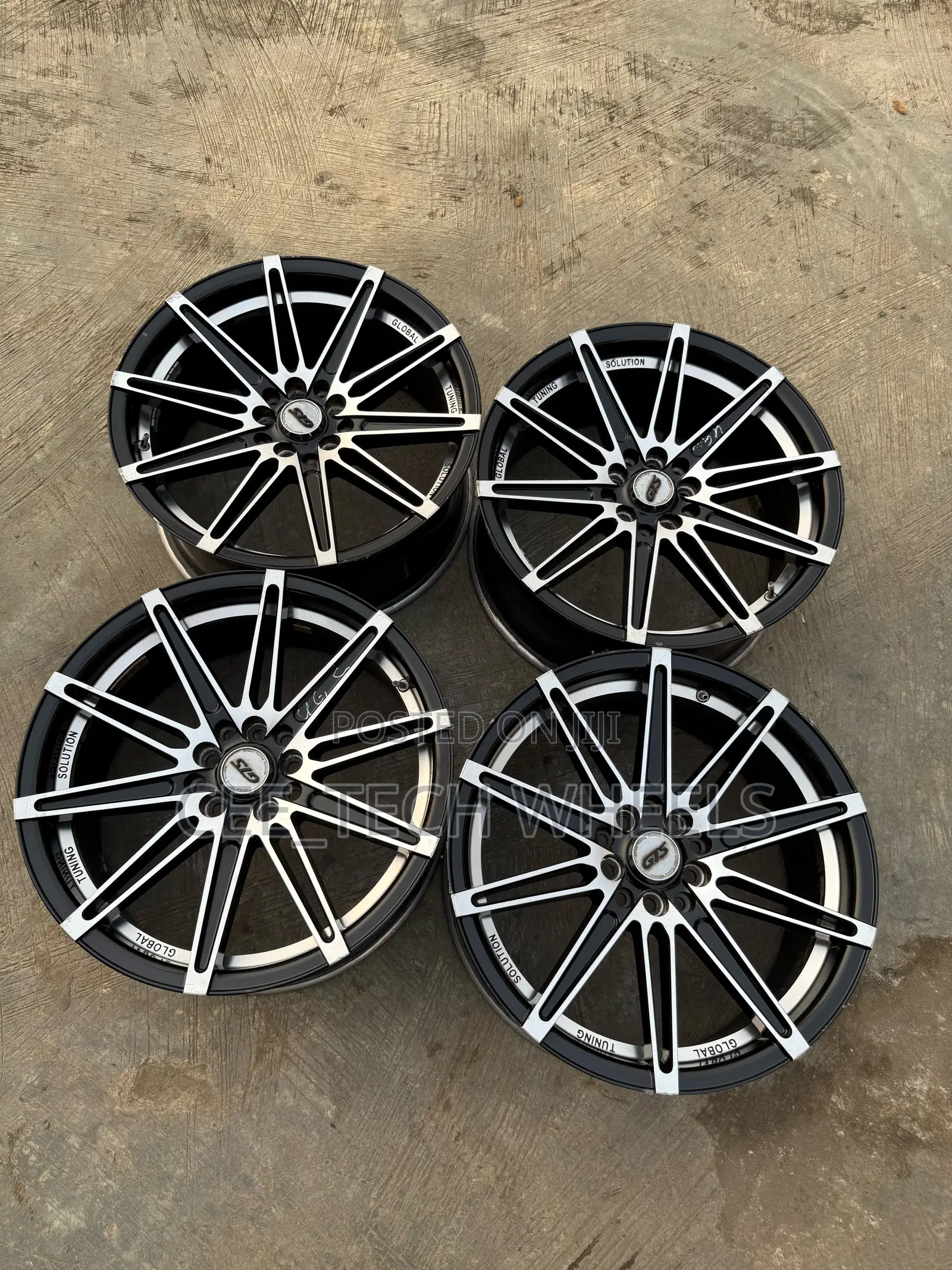 Luxury 17-inch Wheel For Different Users Its Universal Hole