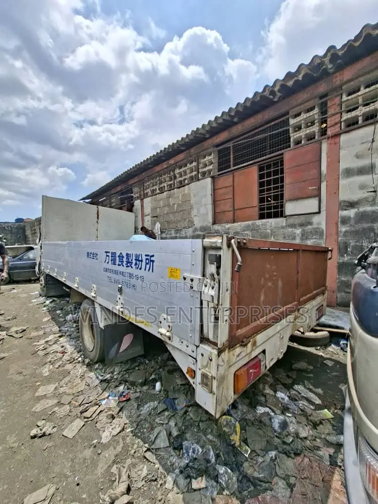 Hino Dutro 300 Series
