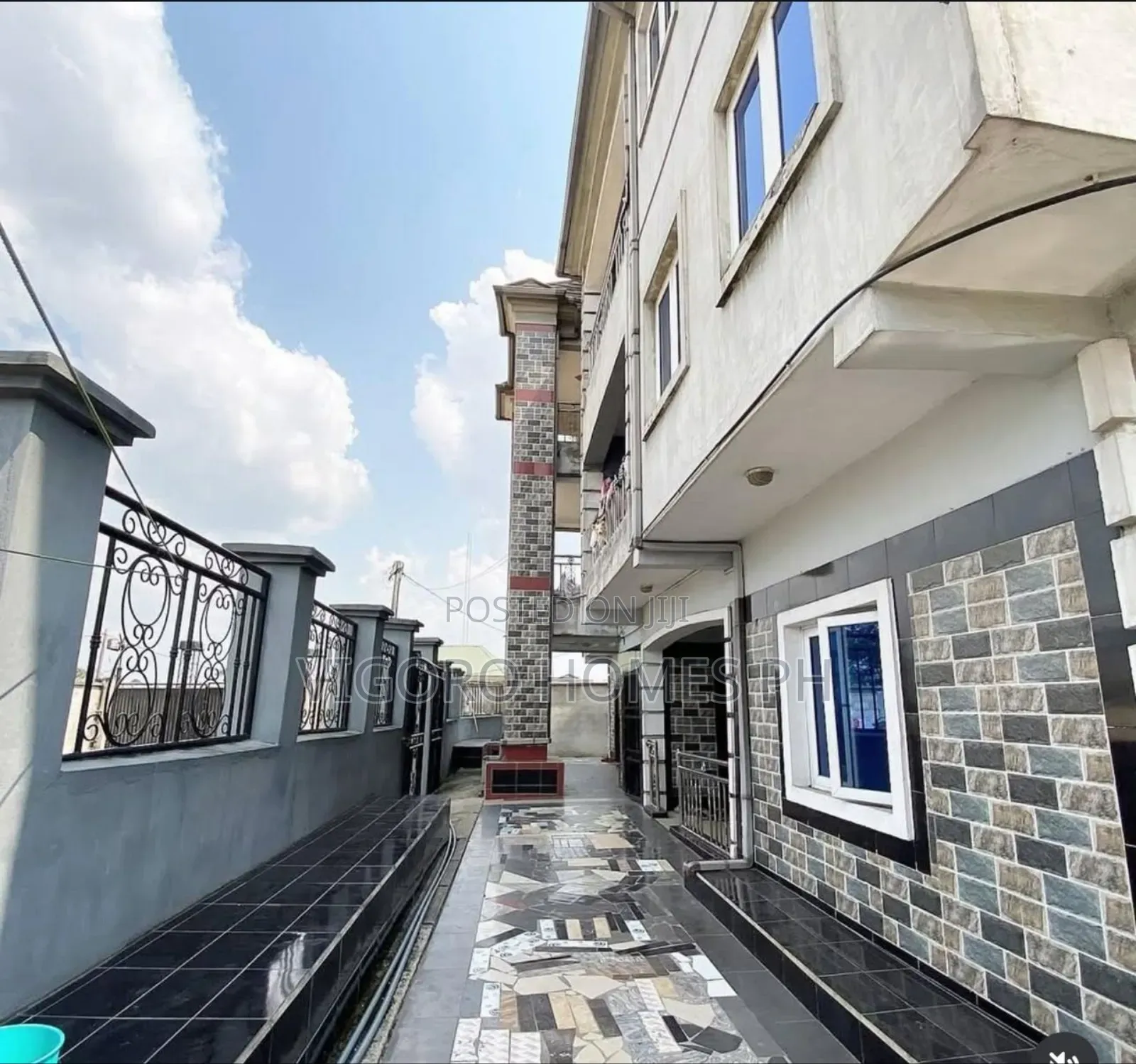 9bdrm Block of Flats in Port-Harcourt for sale