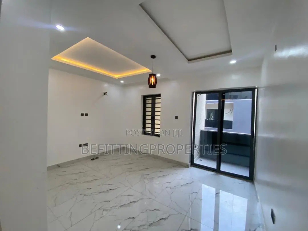 4bdrm Duplex in Ikeja for sale