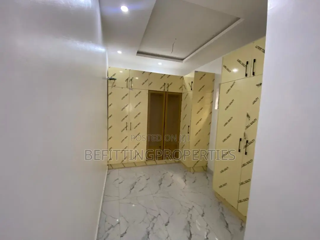 5bdrm Duplex in Ikeja for sale