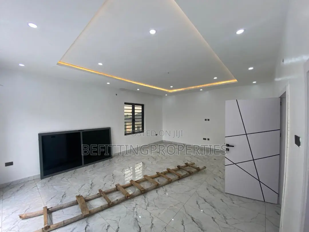 5bdrm Duplex in Ikeja for sale