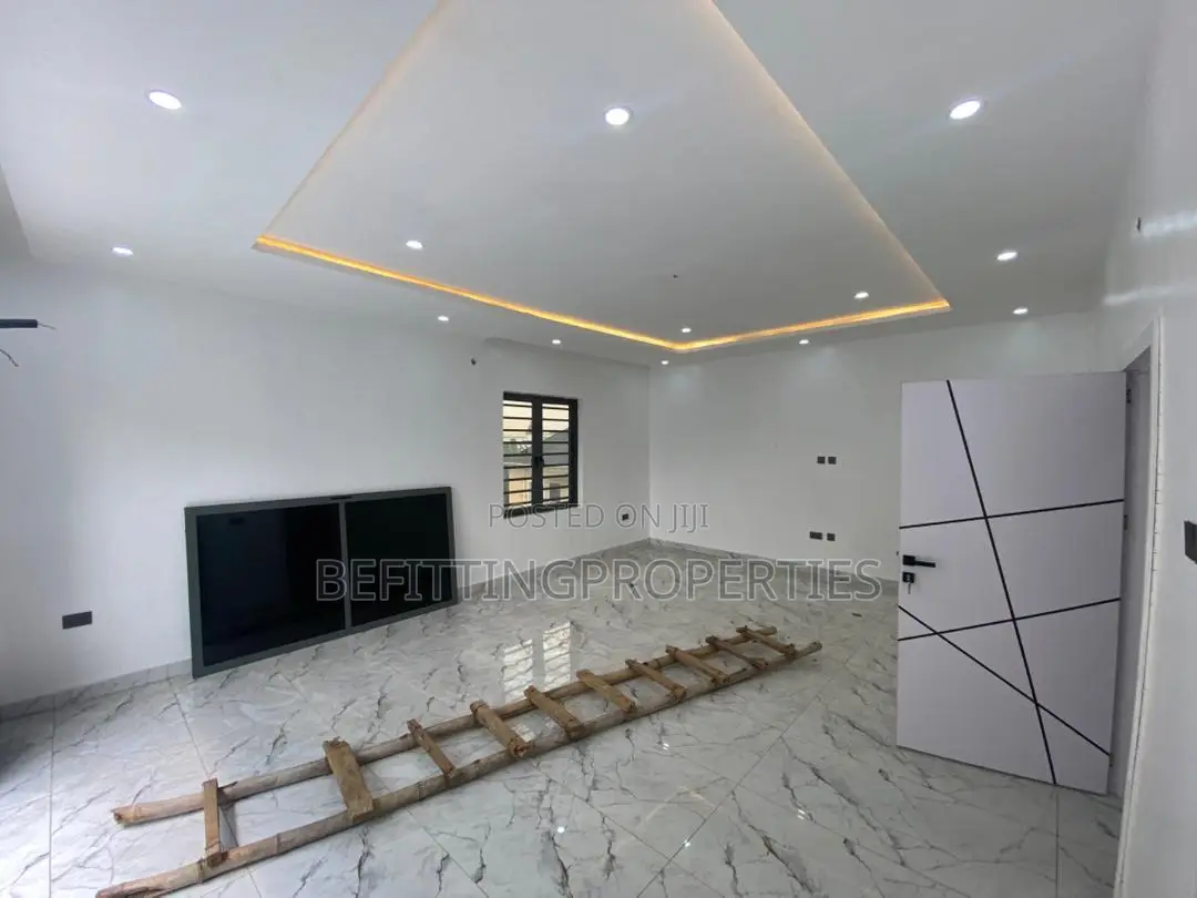 5bdrm Duplex in Ikeja for sale