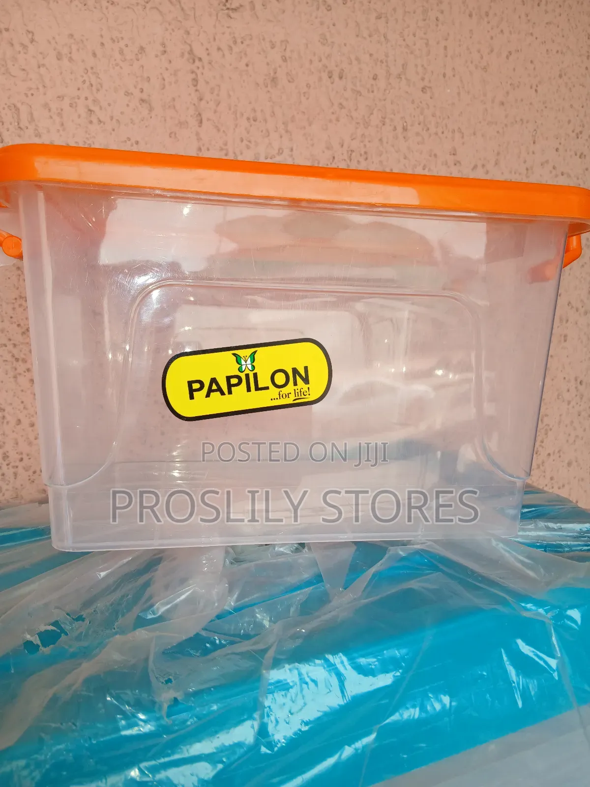 Small Plastic Boxes 12/10litres