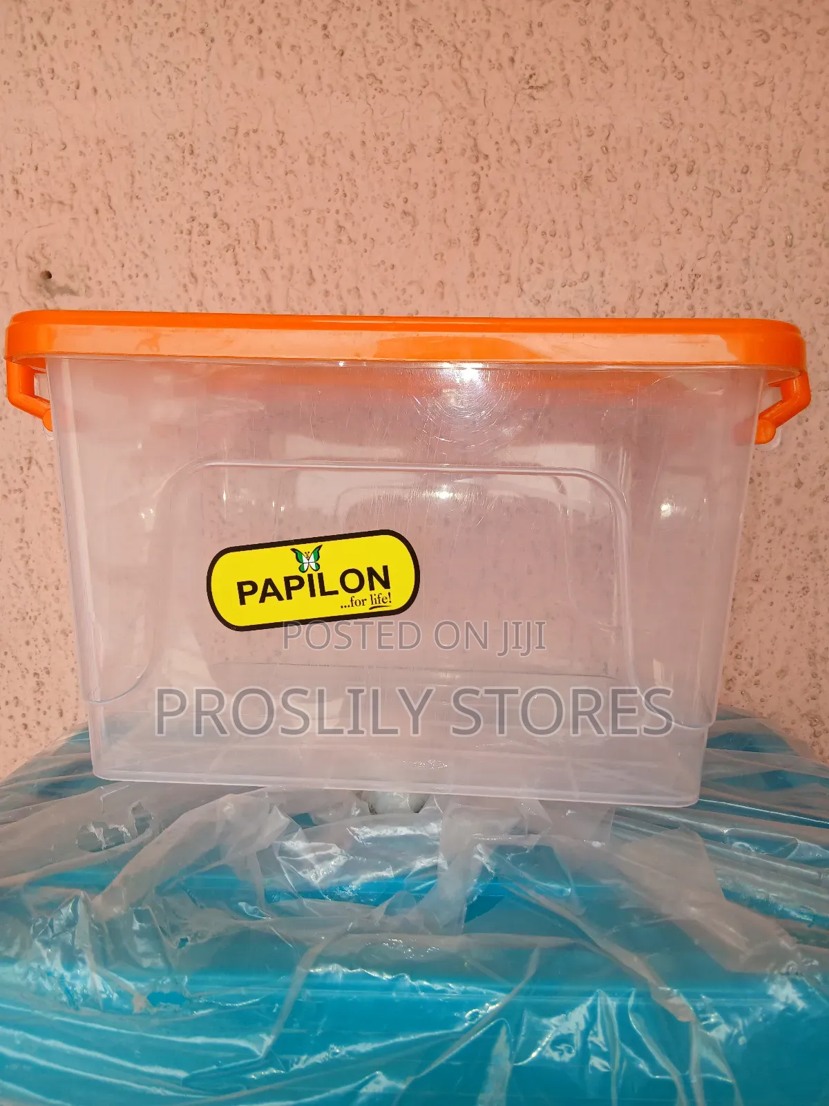 Small Plastic Boxes 12/10litres