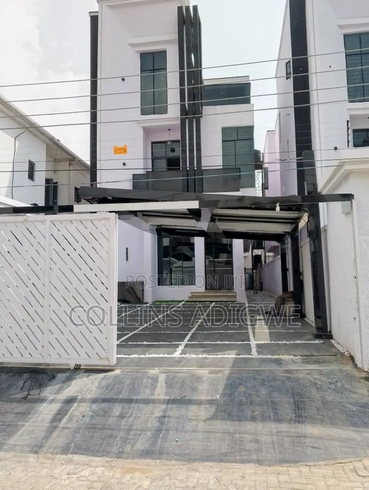 5bdrm Duplex in Before Round About, Chevron for sale