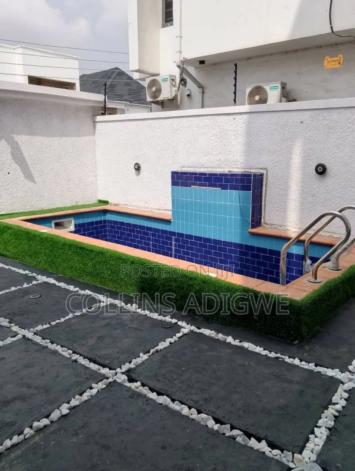 5bdrm Duplex in Before Round About, Chevron for sale