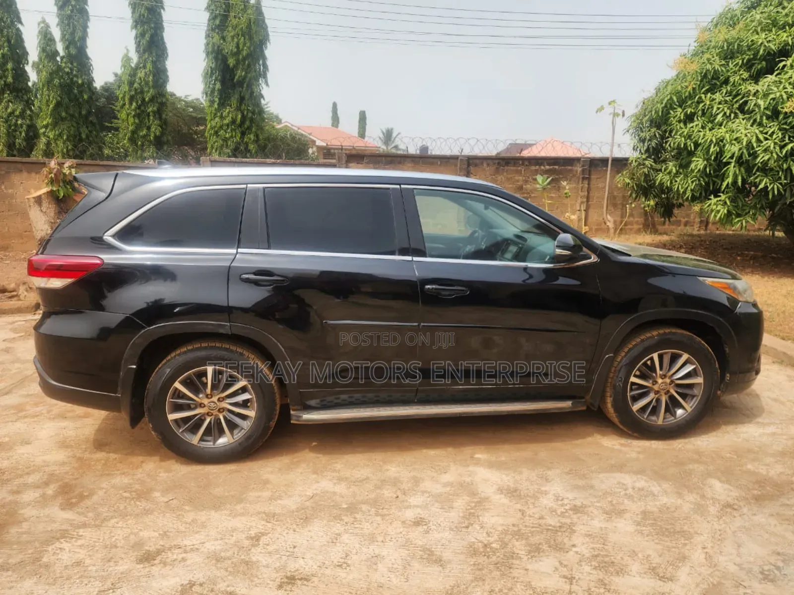 Toyota Highlander XLE 4x2 V6 (3.5L 6cyl 8A) 2018 Black