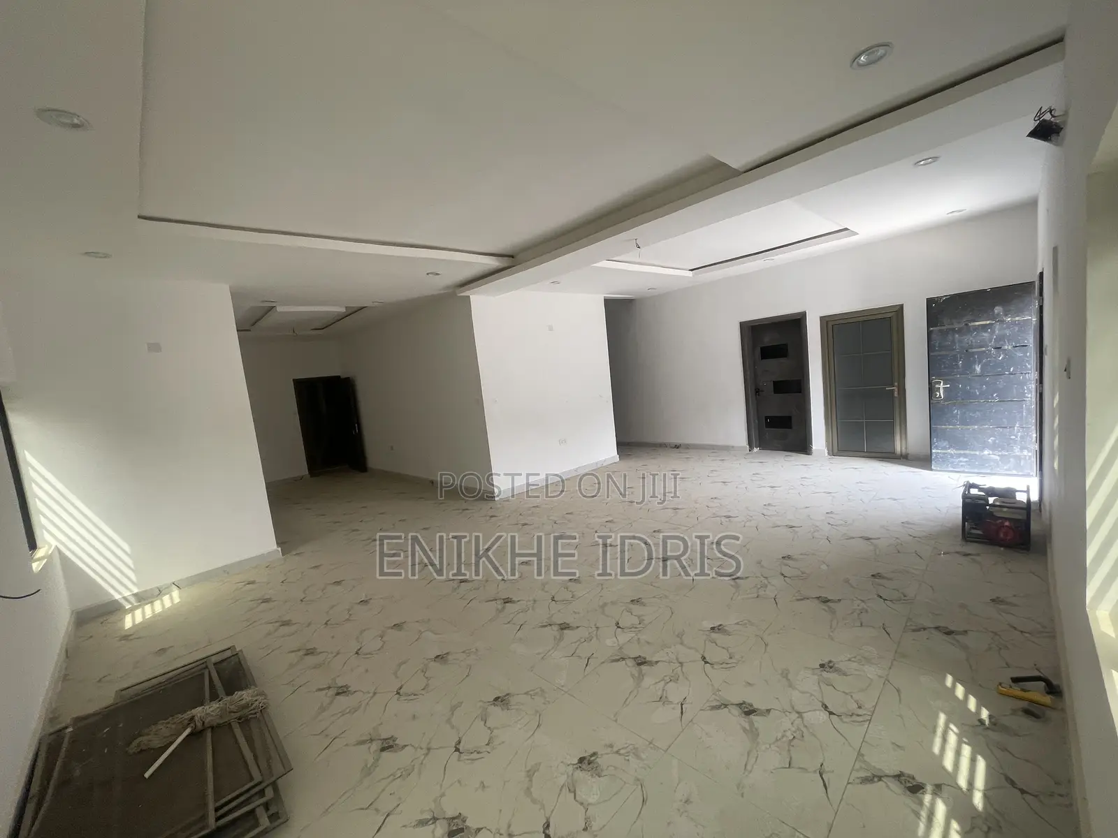 5bdrm Duplex in Rock, Sabon Lugbe for sale