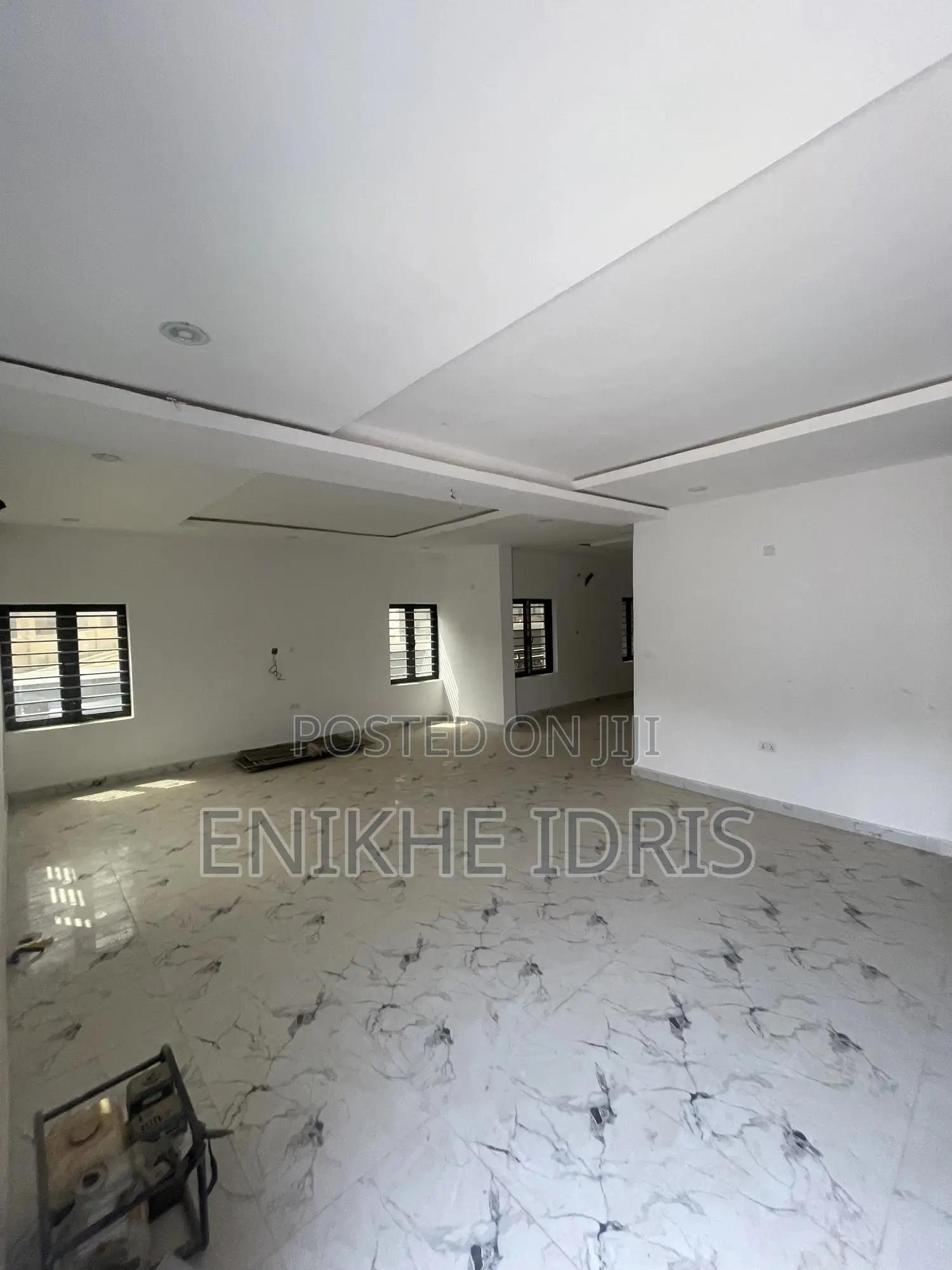5bdrm Duplex in Rock, Sabon Lugbe for sale
