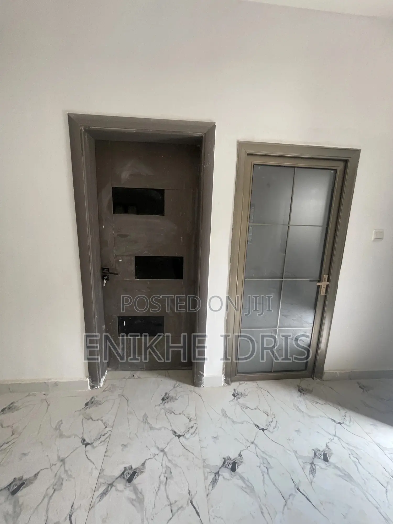 5bdrm Duplex in Rock, Sabon Lugbe for sale