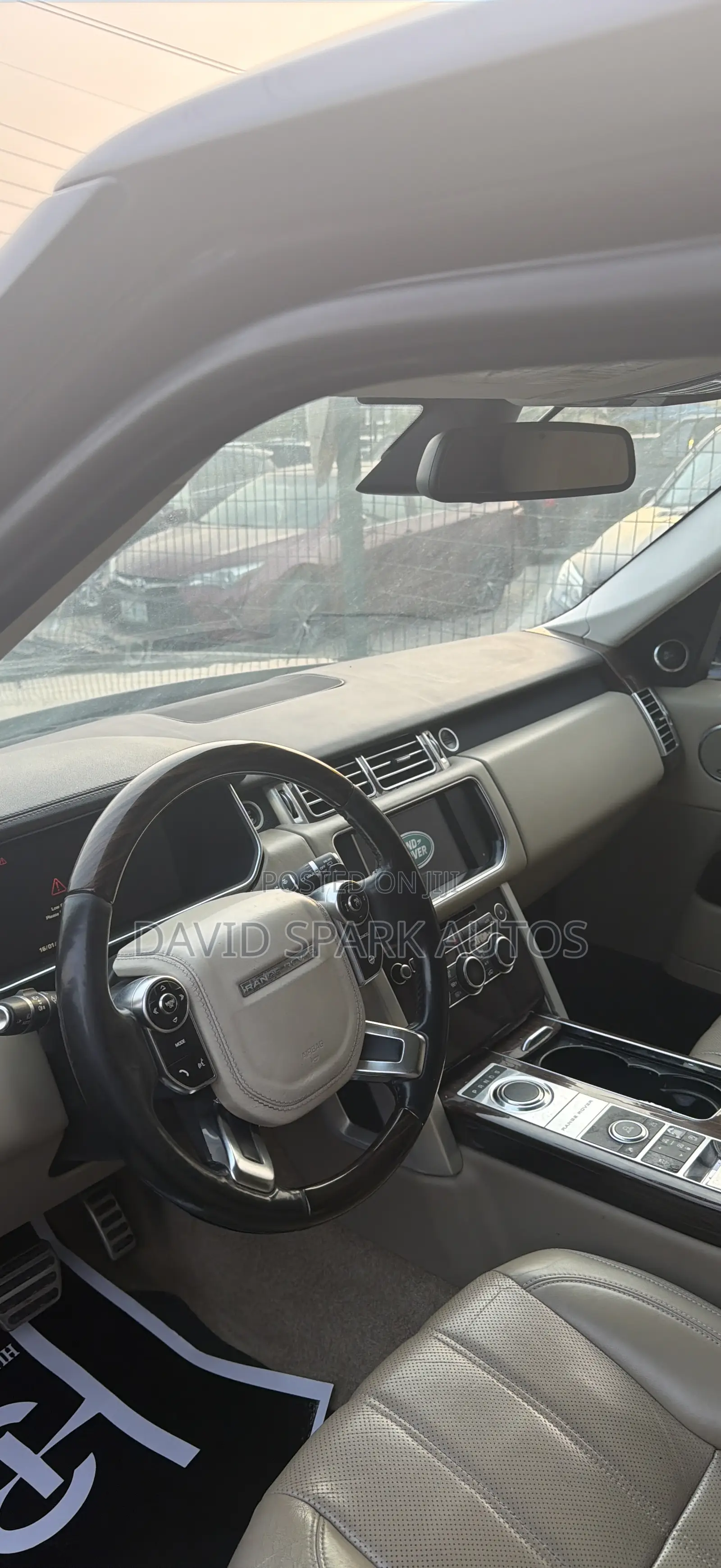 Land Rover Range Rover Vogue 2015 Black