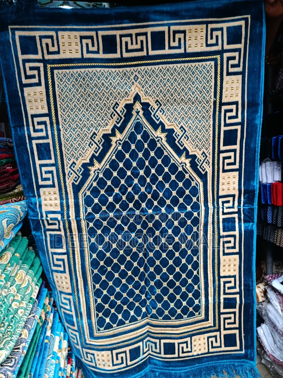 Medium Size Soft Velvet Muslim Prayer Mat- Patterned Blue