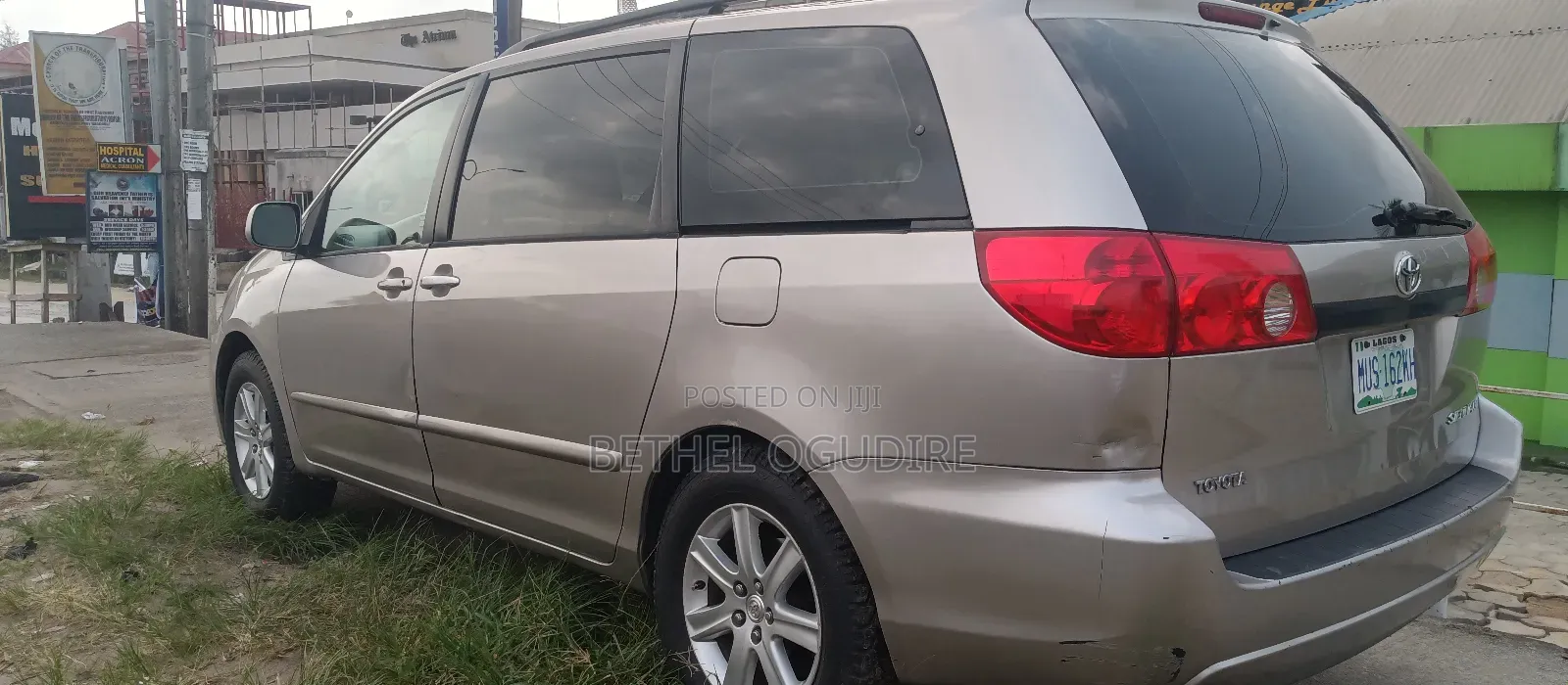 Toyota Sienna CE 7 Passenger 2010 Gold