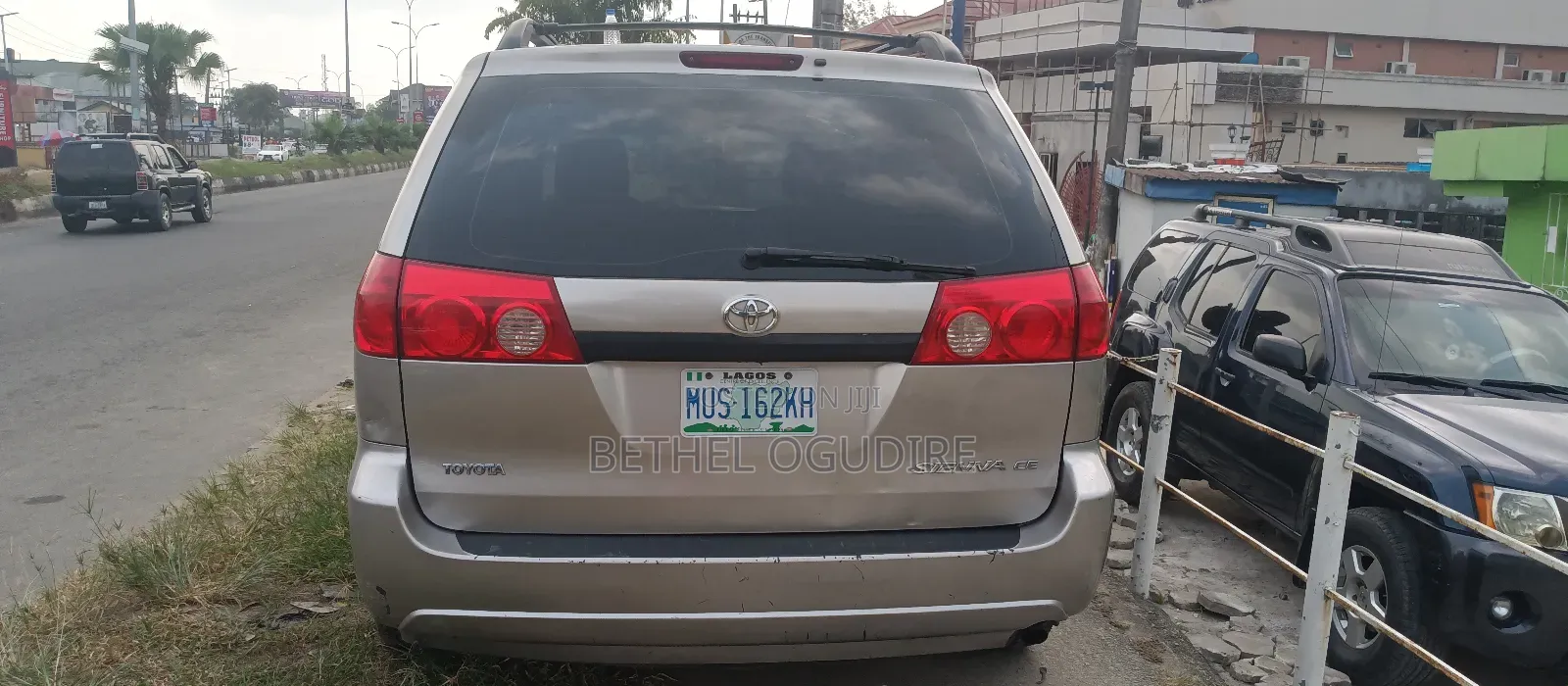 Toyota Sienna CE 7 Passenger 2010 Gold