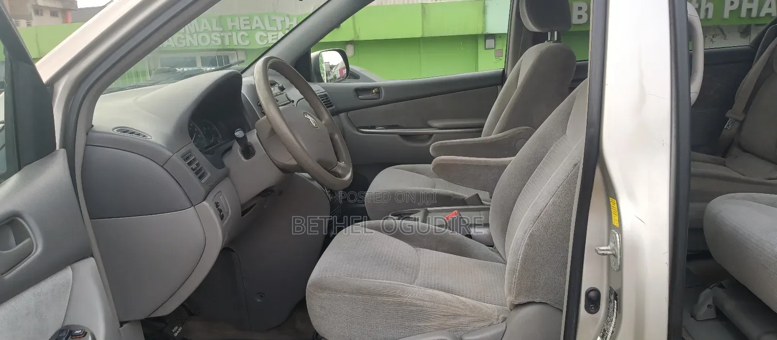 Toyota Sienna CE 7 Passenger 2010 Gold