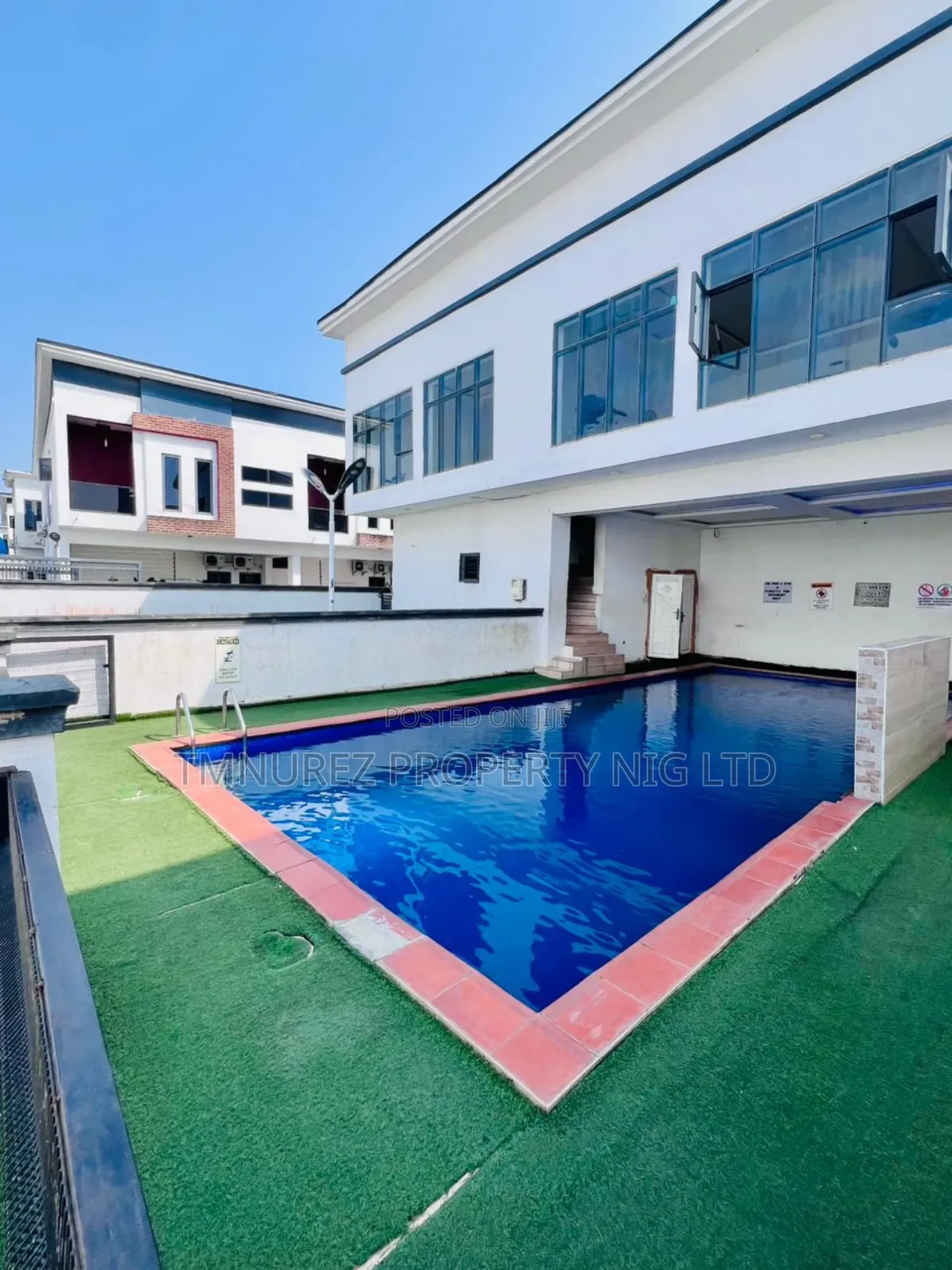 3bdrm Duplex in Orchild Road, Chevron for rent