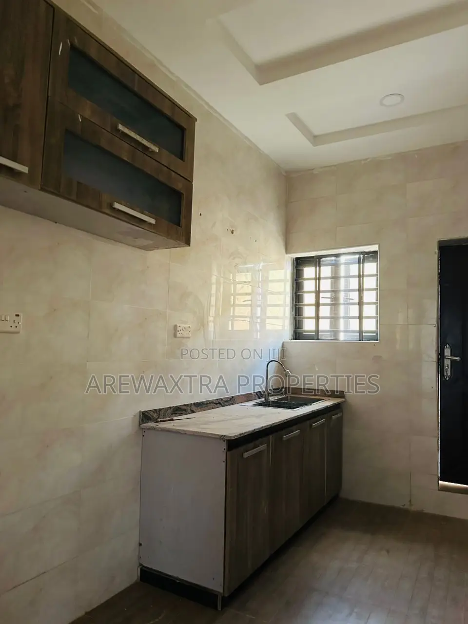 5bdrm Bungalow in Ayegoro Estate, Akobo for sale