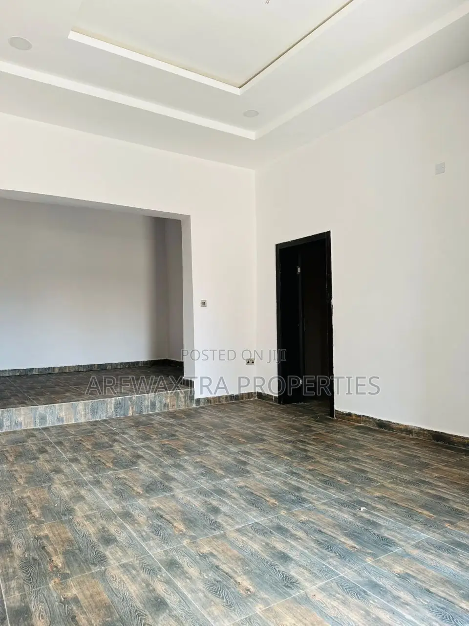 5bdrm Bungalow in Ayegoro Estate, Akobo for sale