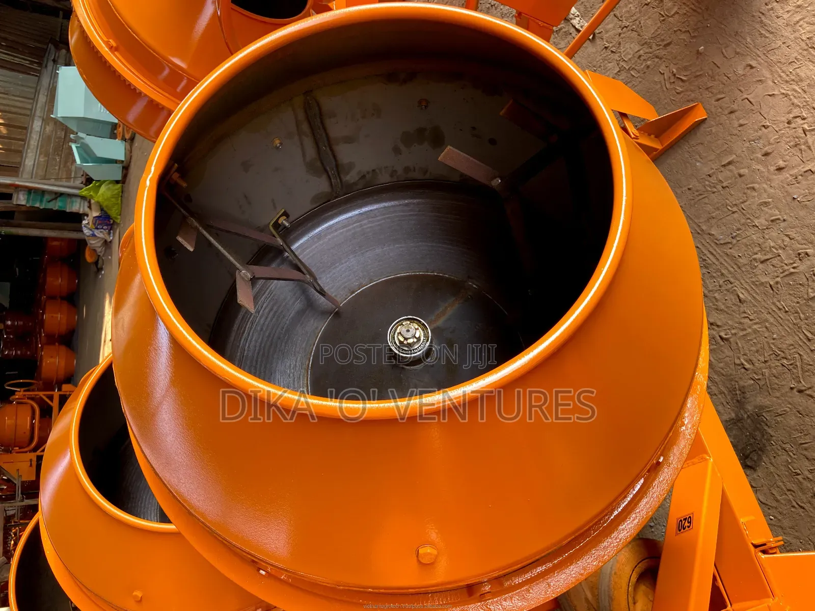 Concrete and Cement Mixer With Wheels 400lilers