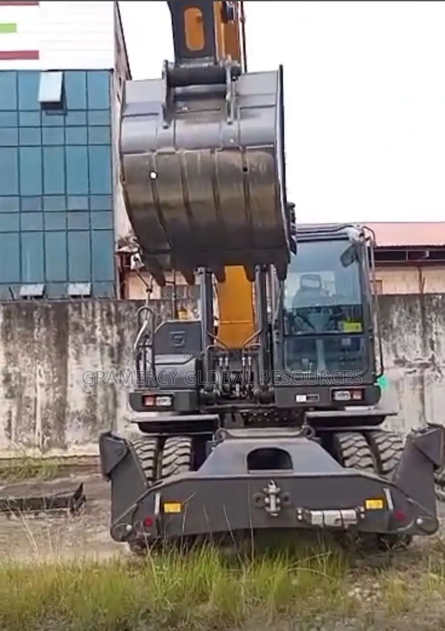 Brand New 2025 XCMG Tyre-Wheeled Excavator