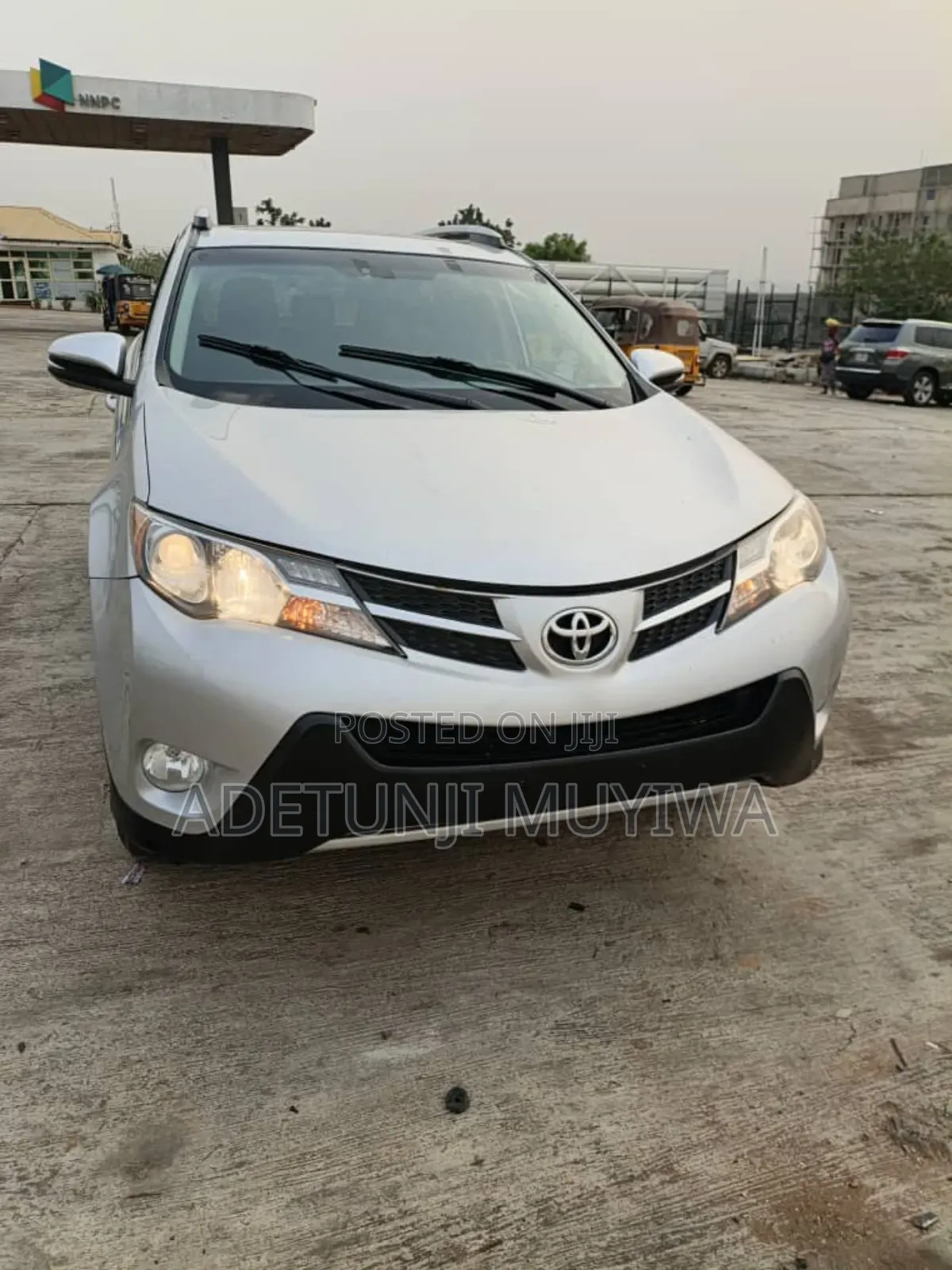 Toyota RAV4 XLE 4dr SUV (2.5L 4cyl 6A) 2014 Silver