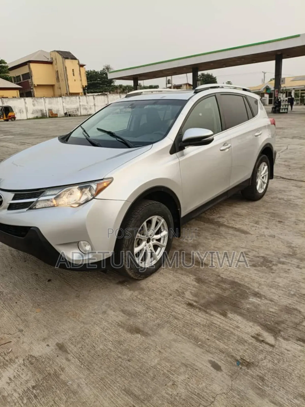 Toyota RAV4 XLE 4dr SUV (2.5L 4cyl 6A) 2014 Silver