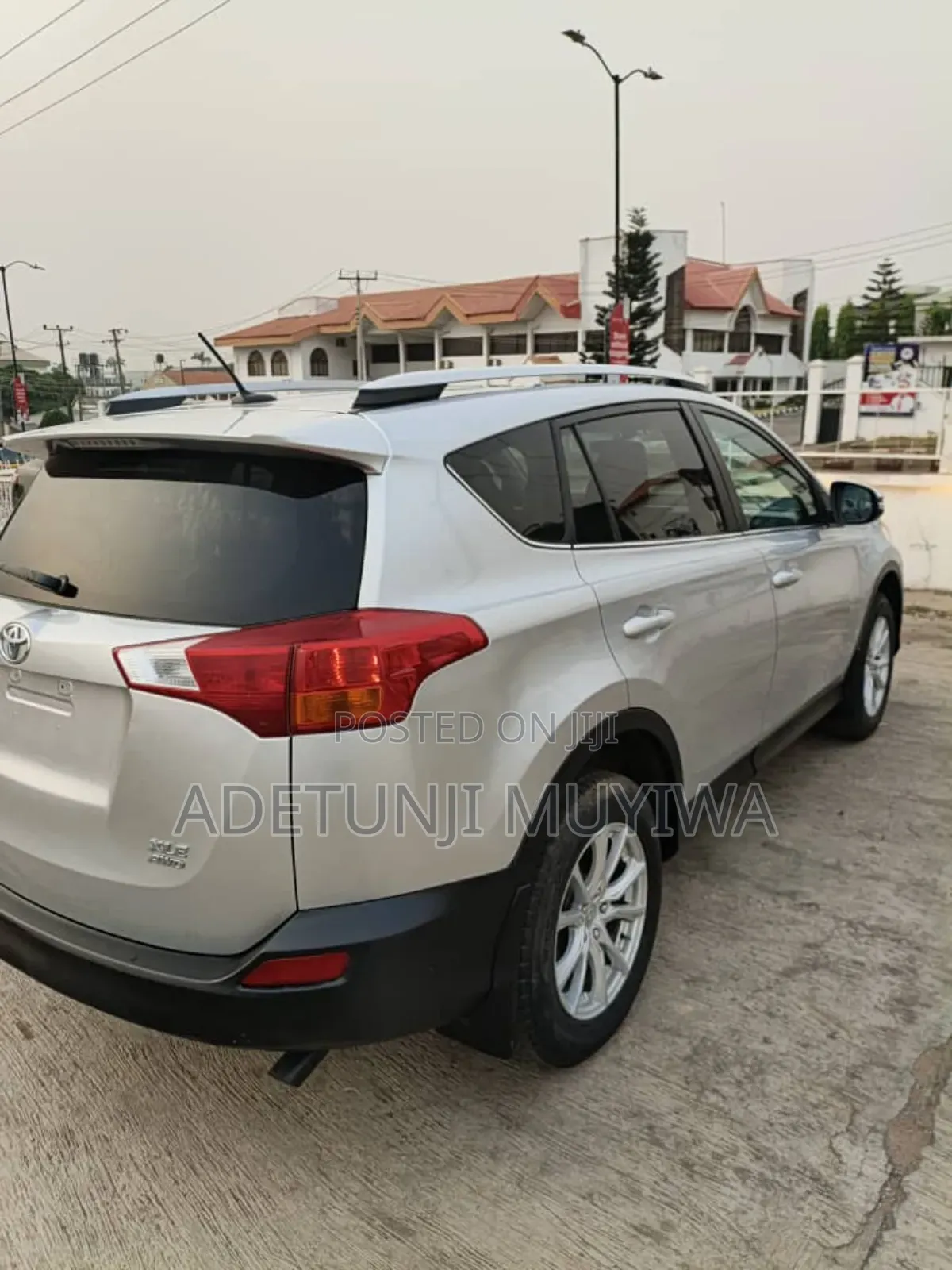 Toyota RAV4 XLE 4dr SUV (2.5L 4cyl 6A) 2014 Silver
