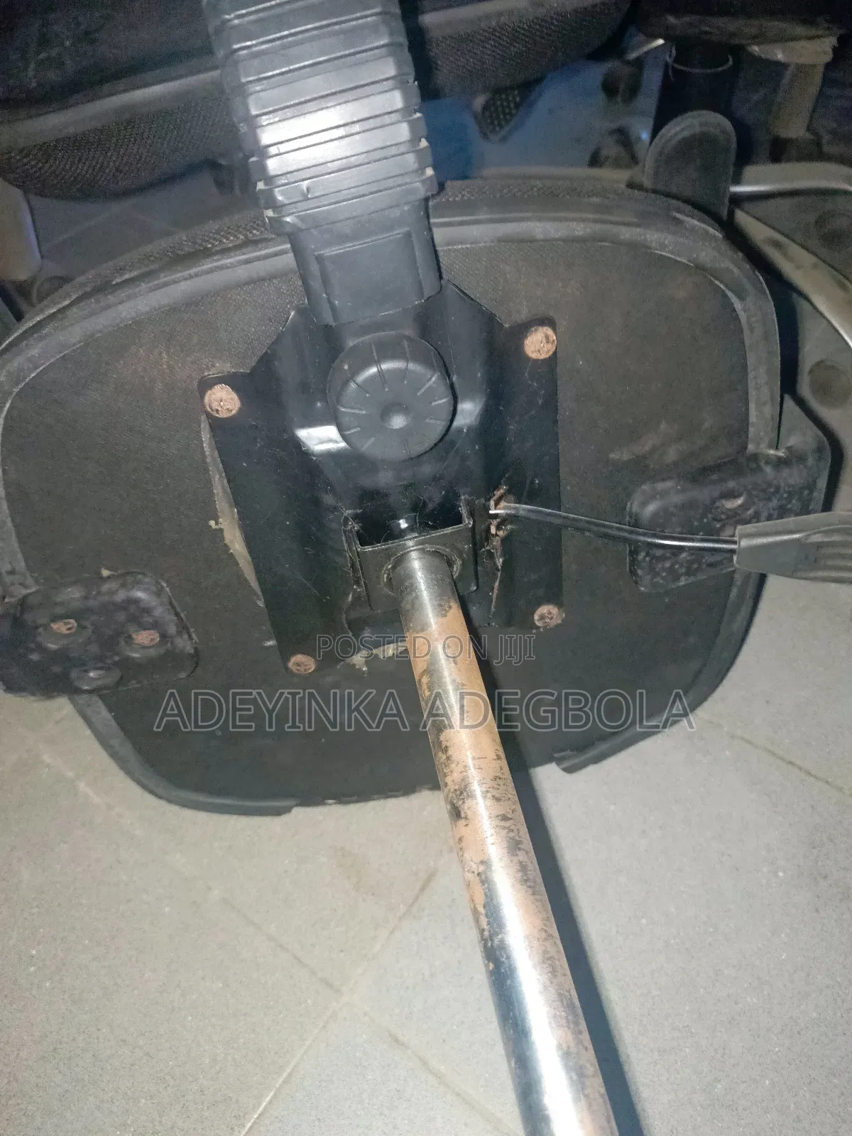 Sinking Office Chair? We Fix It Fast – Lagos