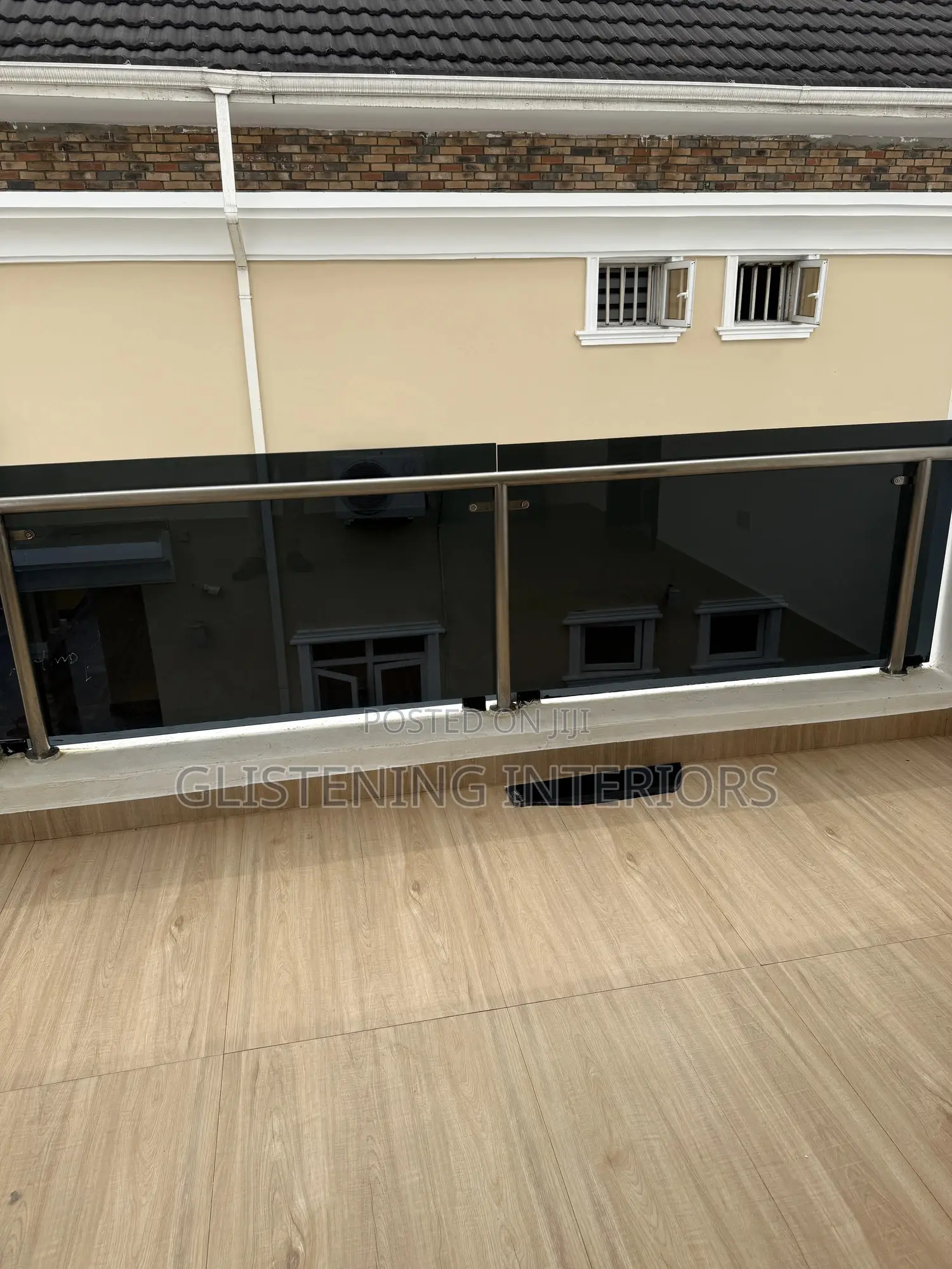 Balcony Balustrade 10mm Tempered Tinted With Handrail.