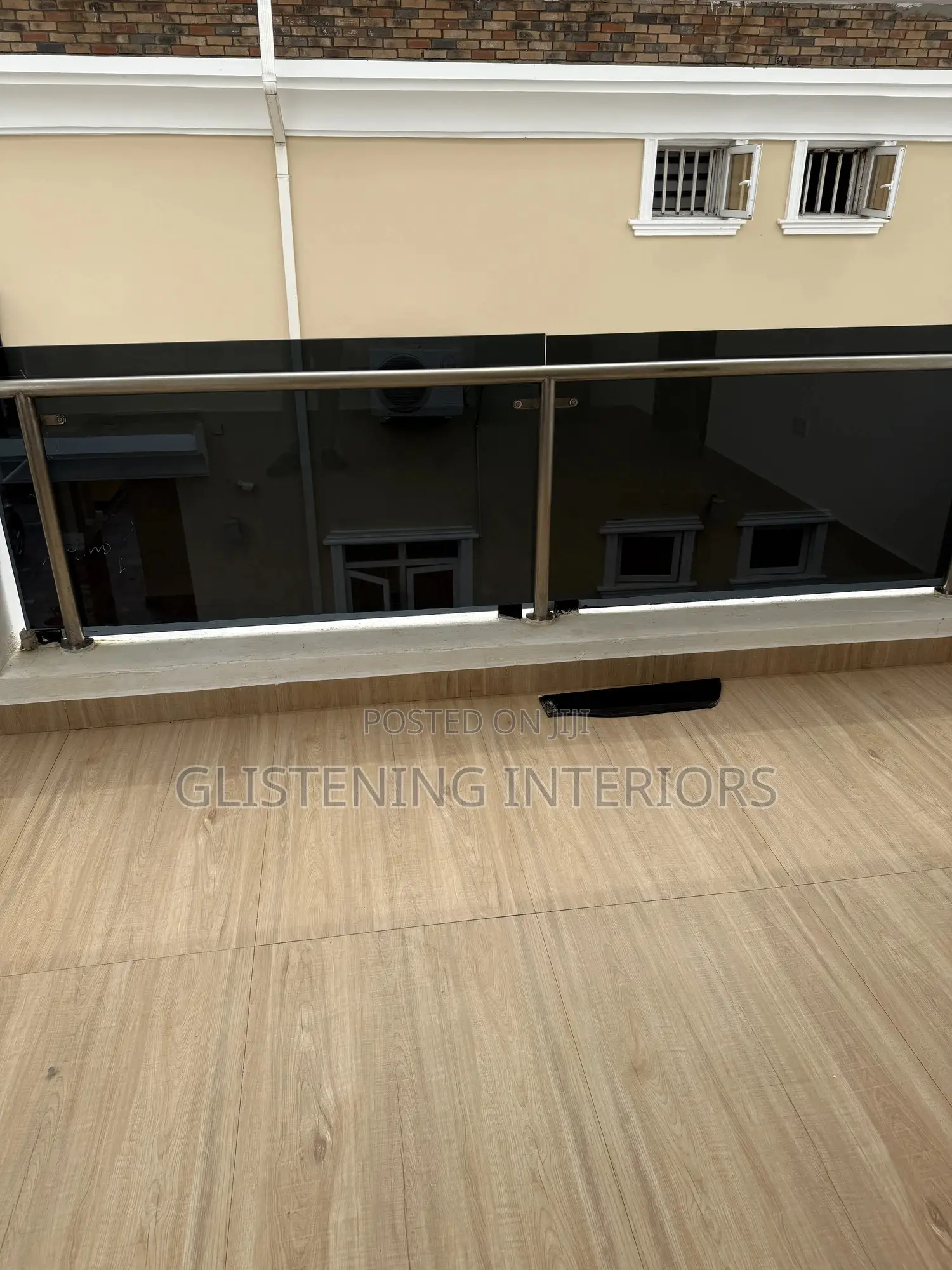 Balcony Balustrade 10mm Tempered Tinted With Handrail.
