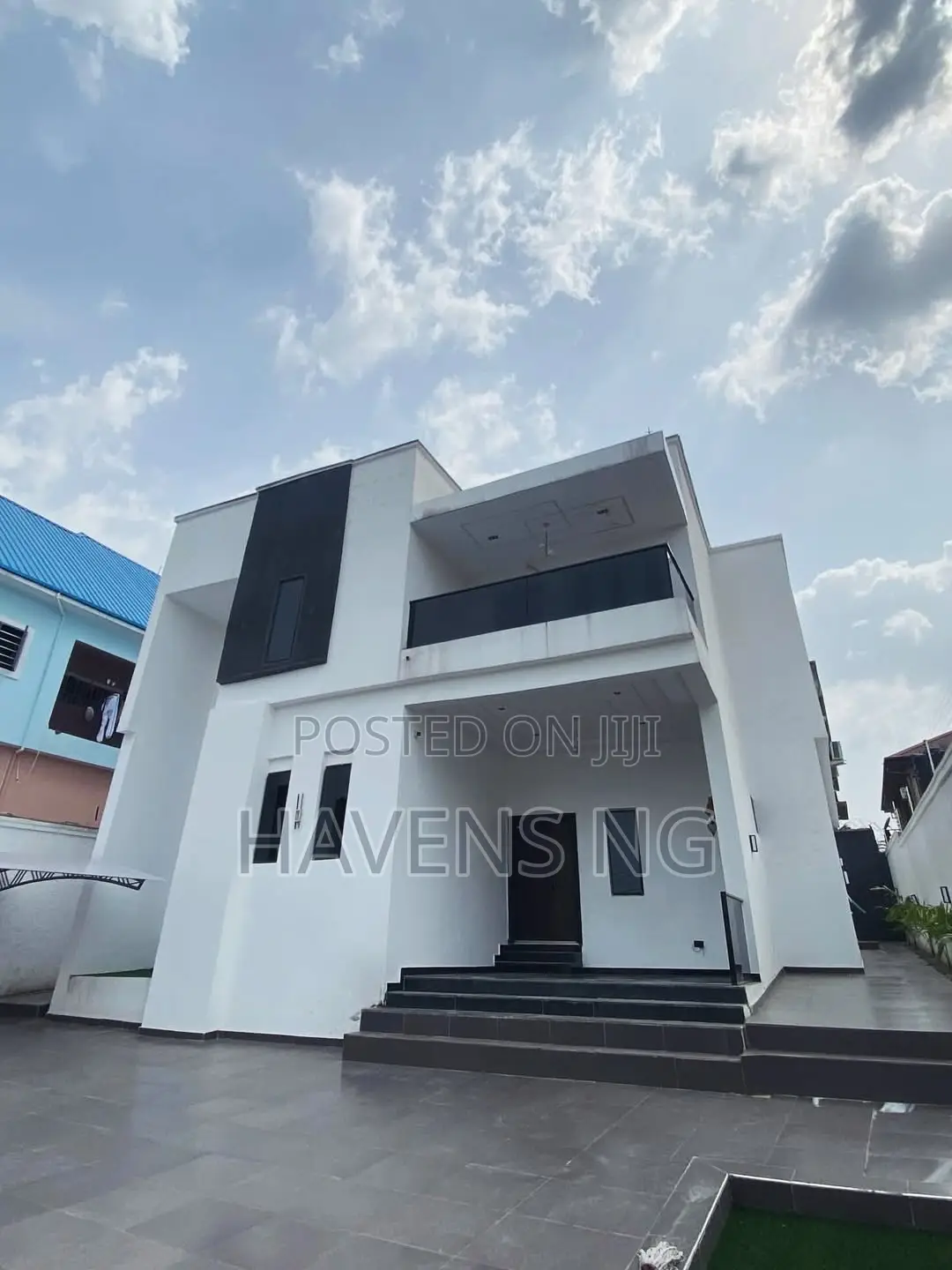 5bdrm Duplex in Woji for sale