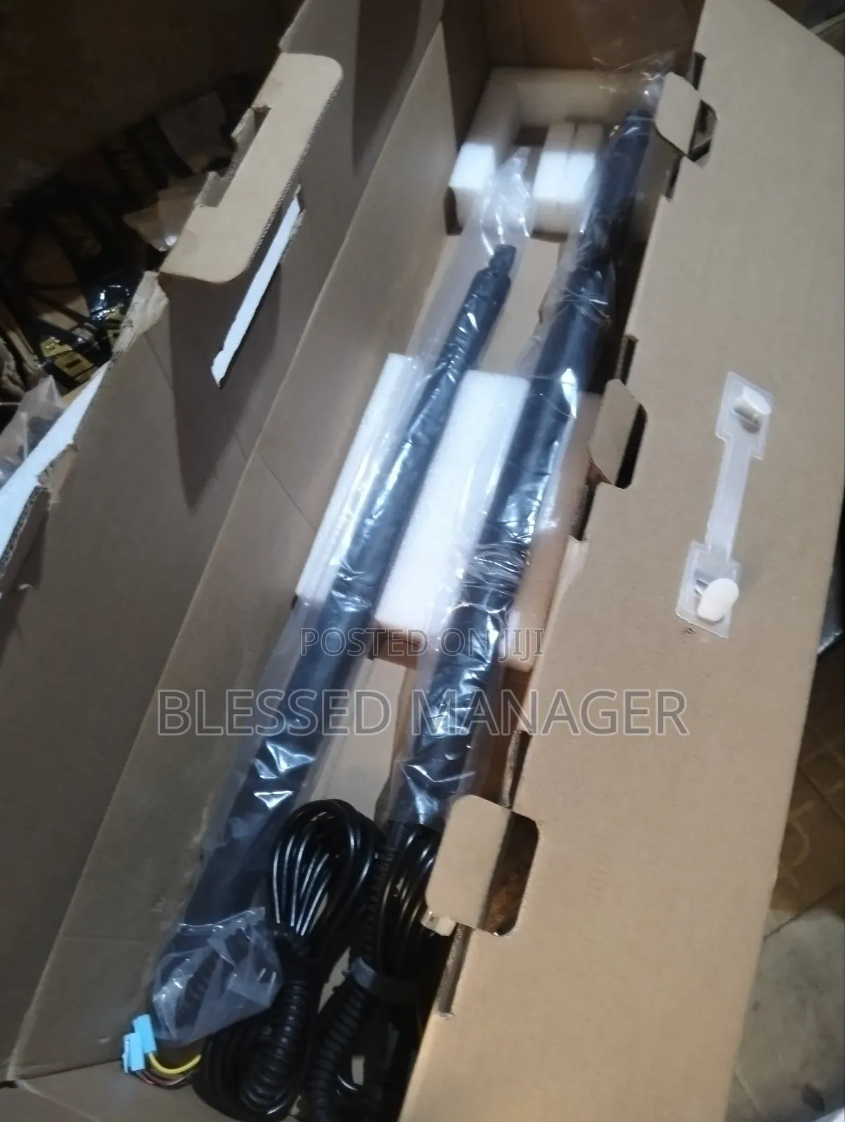 Electric Boot Shock for Landcruiser 2018-2025