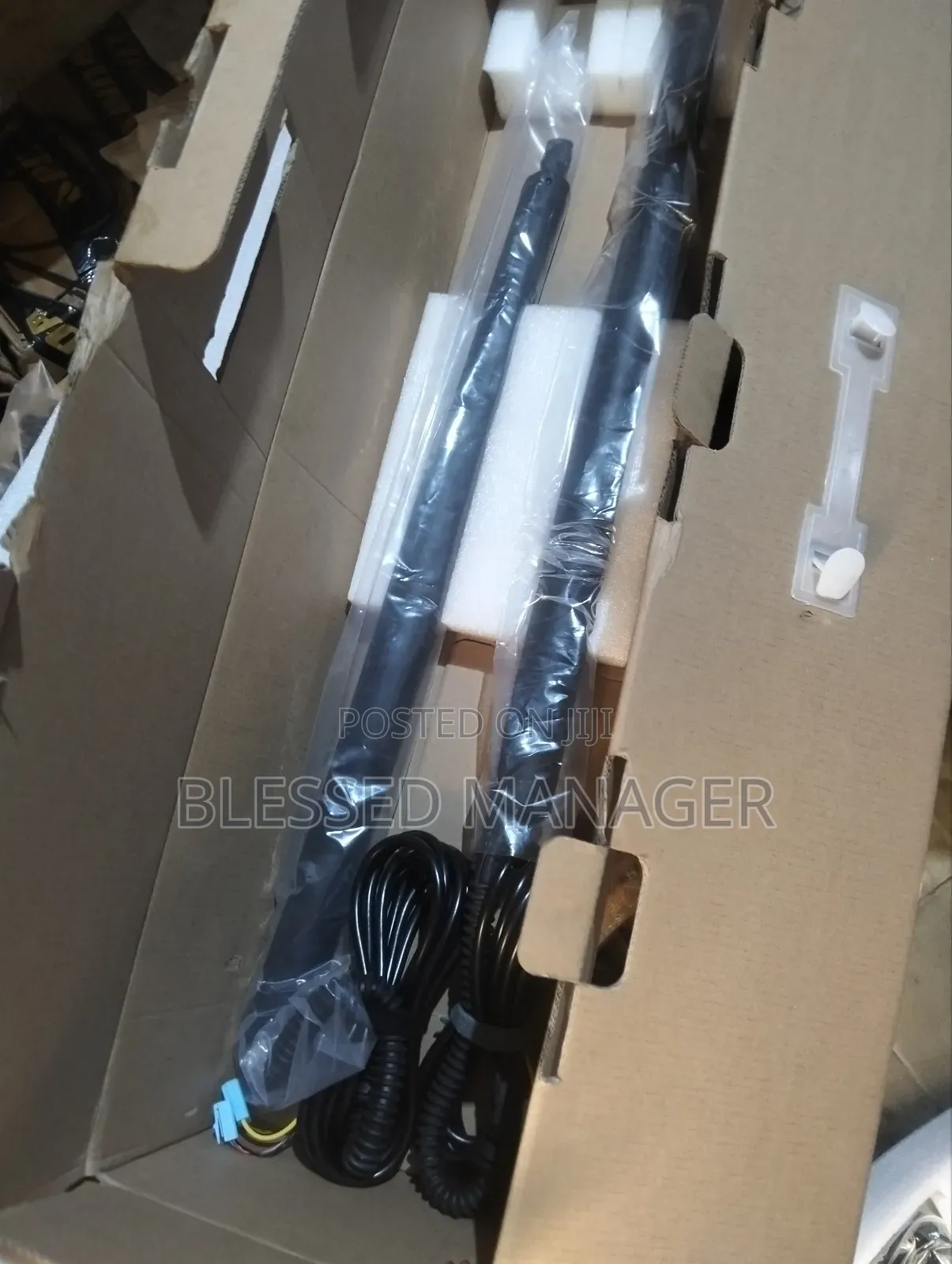 Electric Boot Shock for Landcruiser 2018-2025