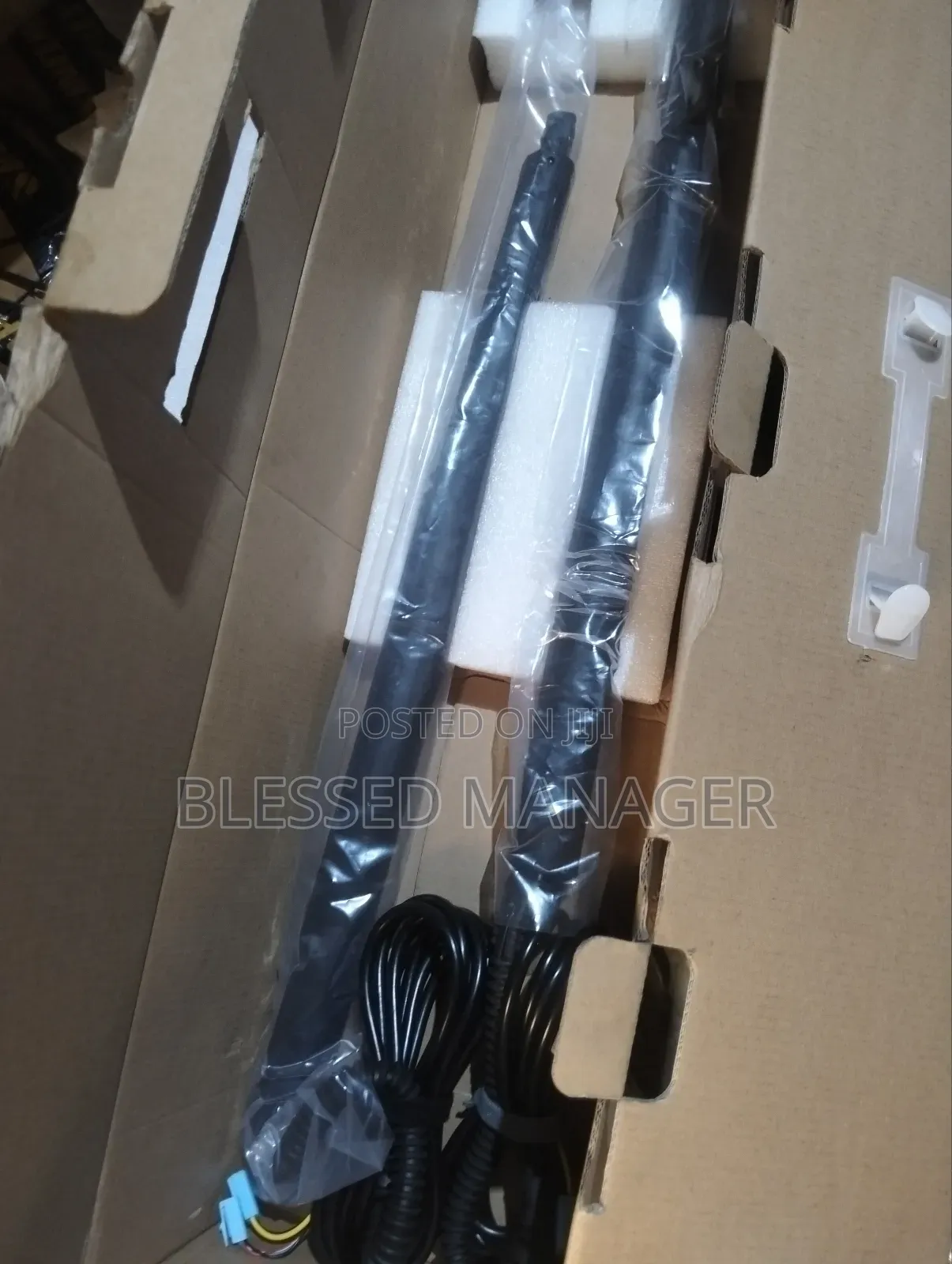 Electric Boot Shock for Landcruiser 2018-2025