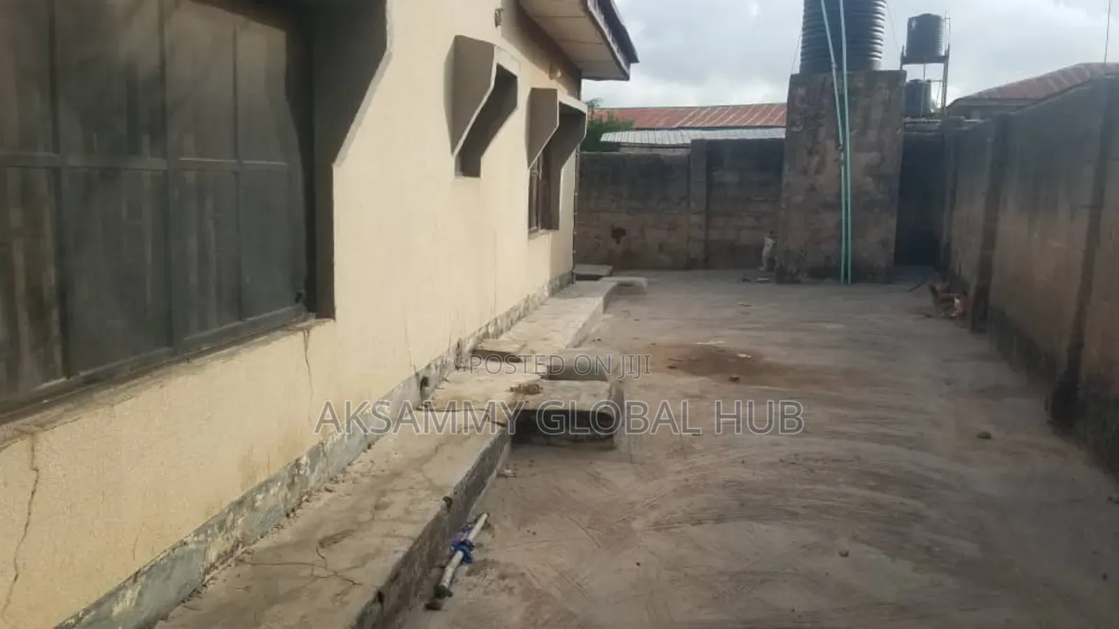 5bdrm Bungalow in Goodness Estate, Ibadan for sale
